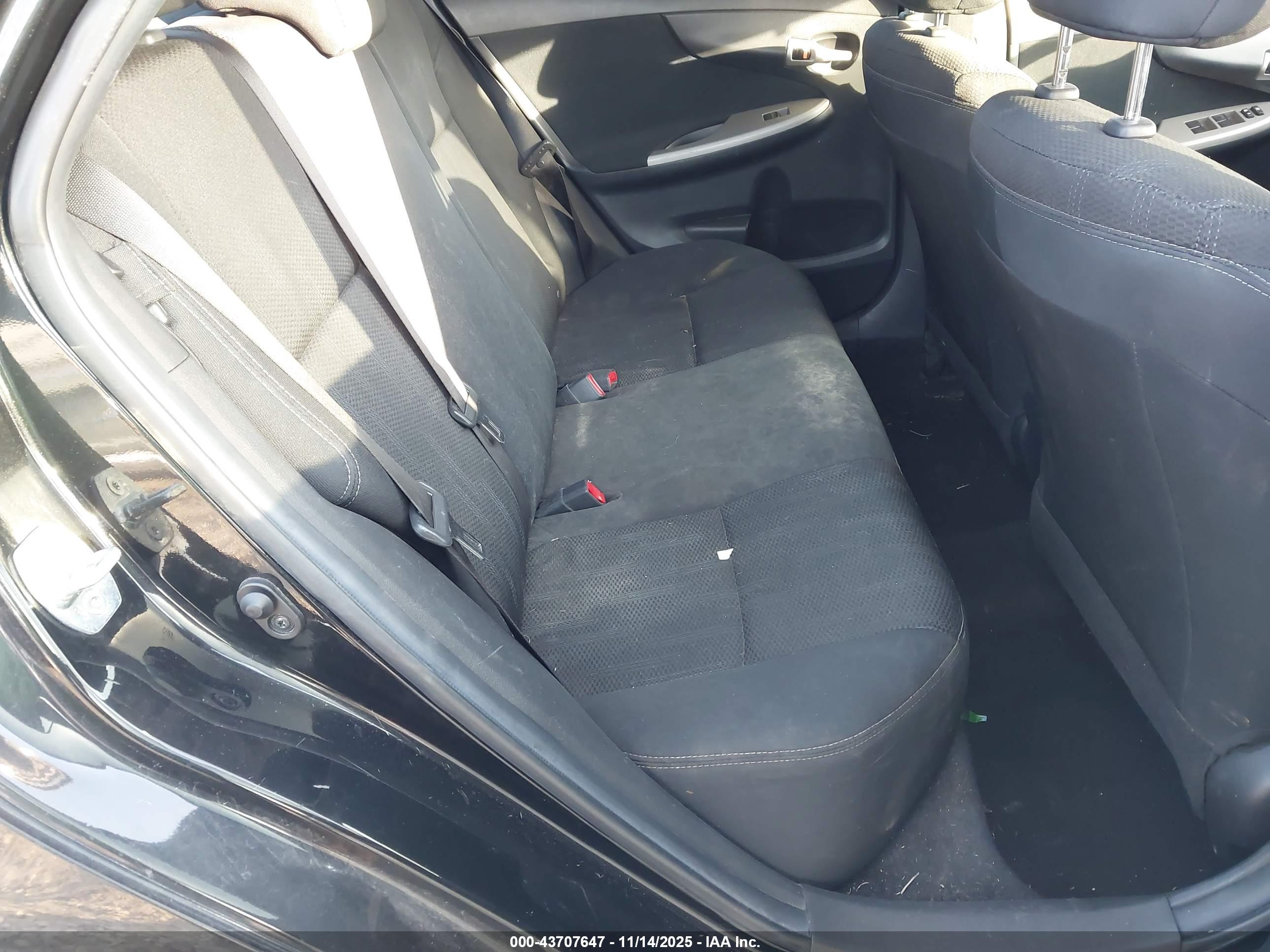 TOYOTA COROLLA image 8