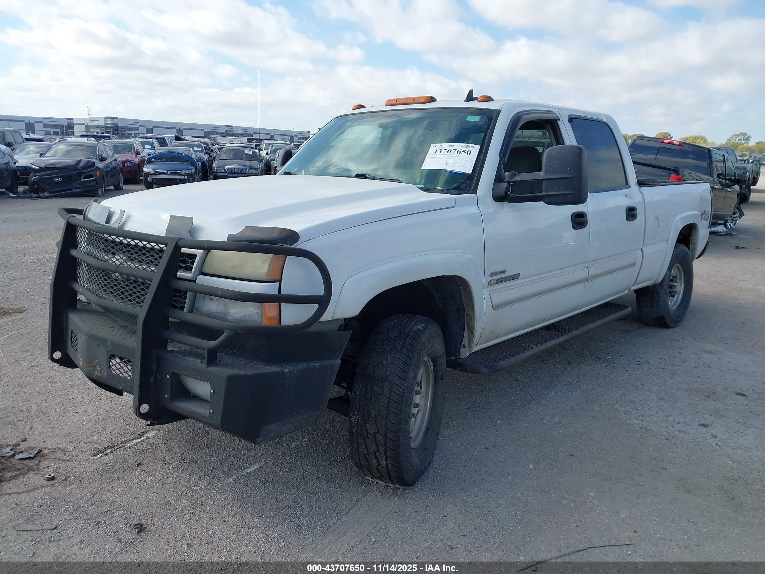 CHEVROLET SILVERADO image 2