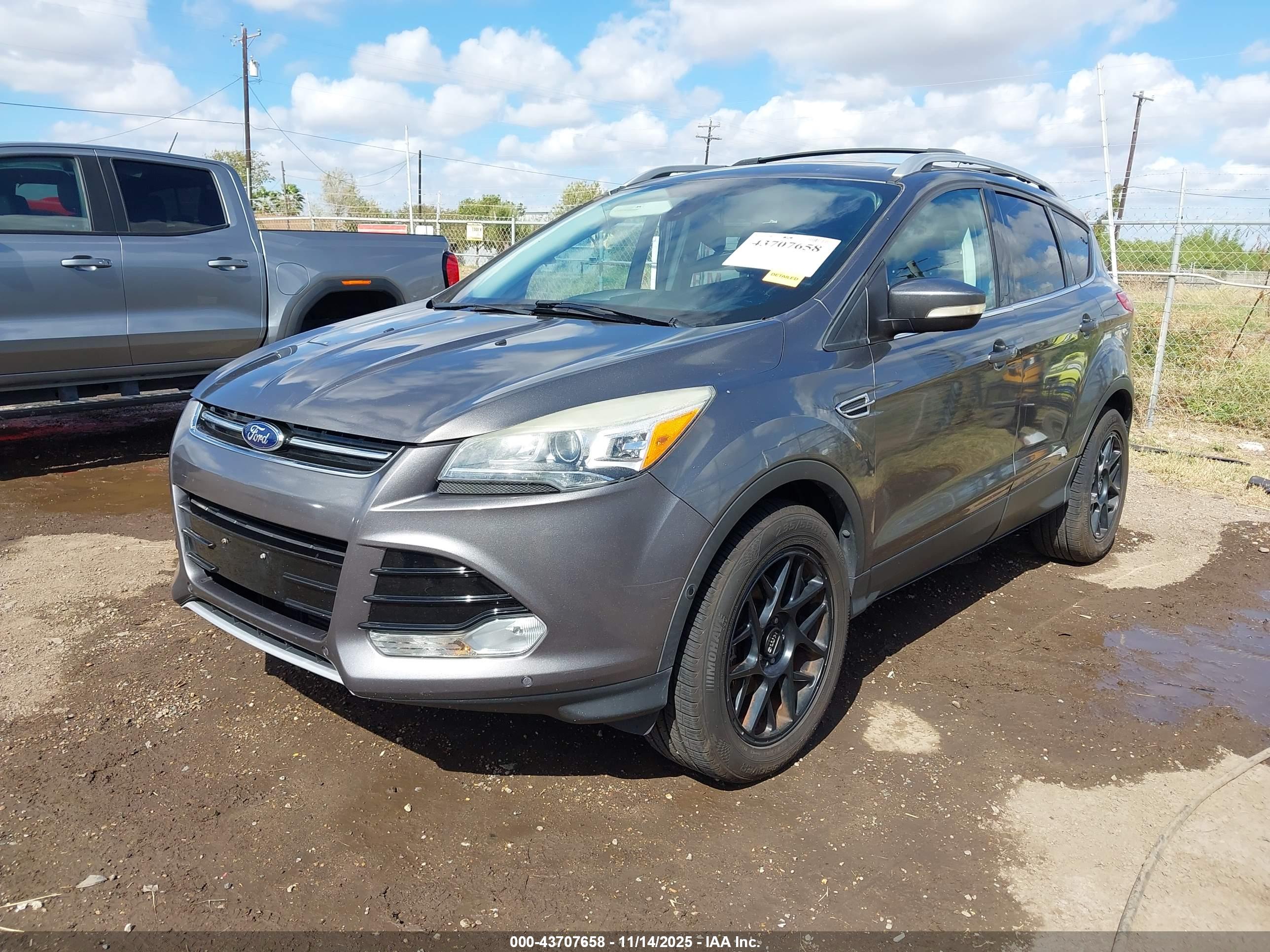 FORD ESCAPE image 2