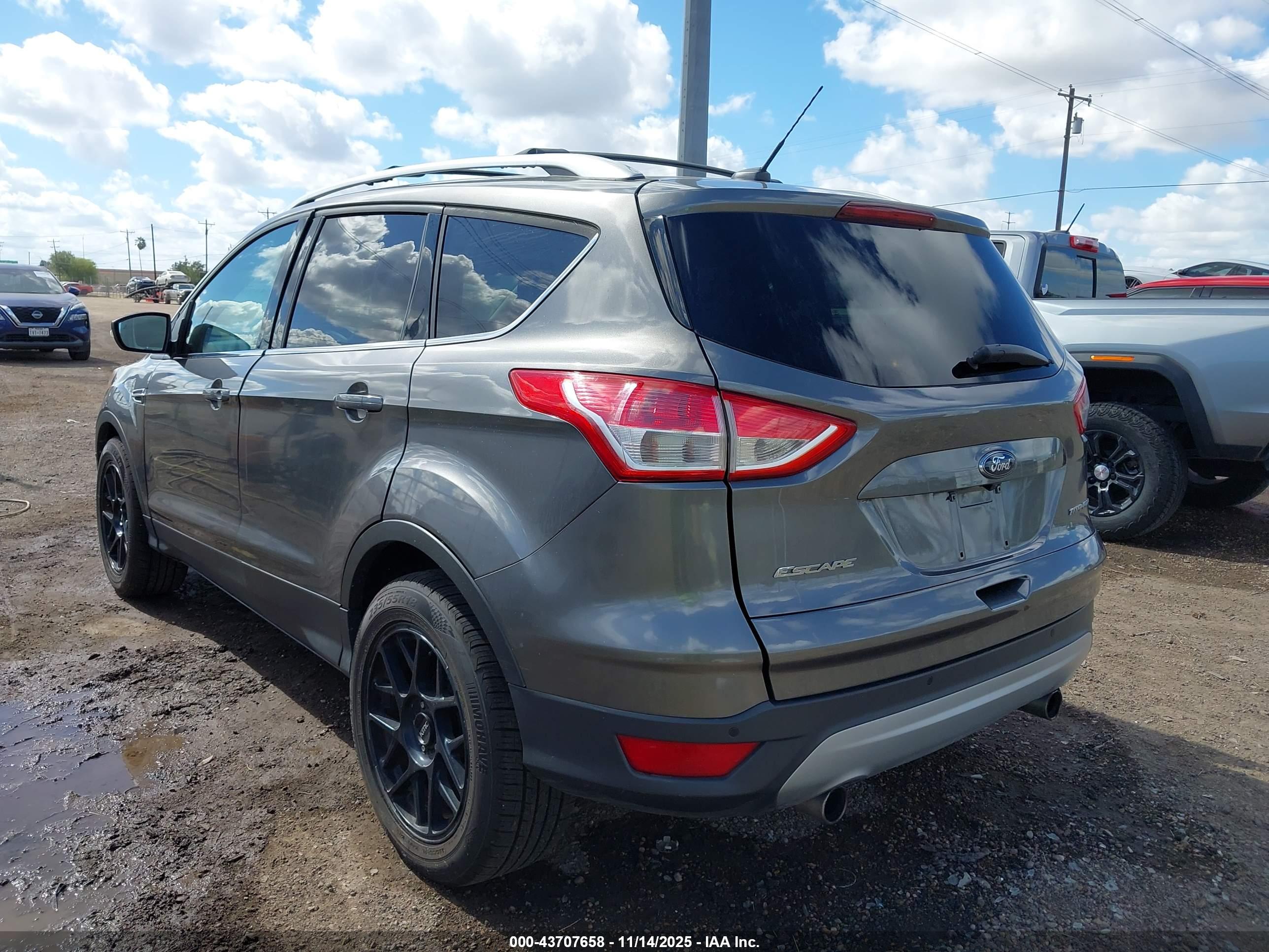 FORD ESCAPE image 3