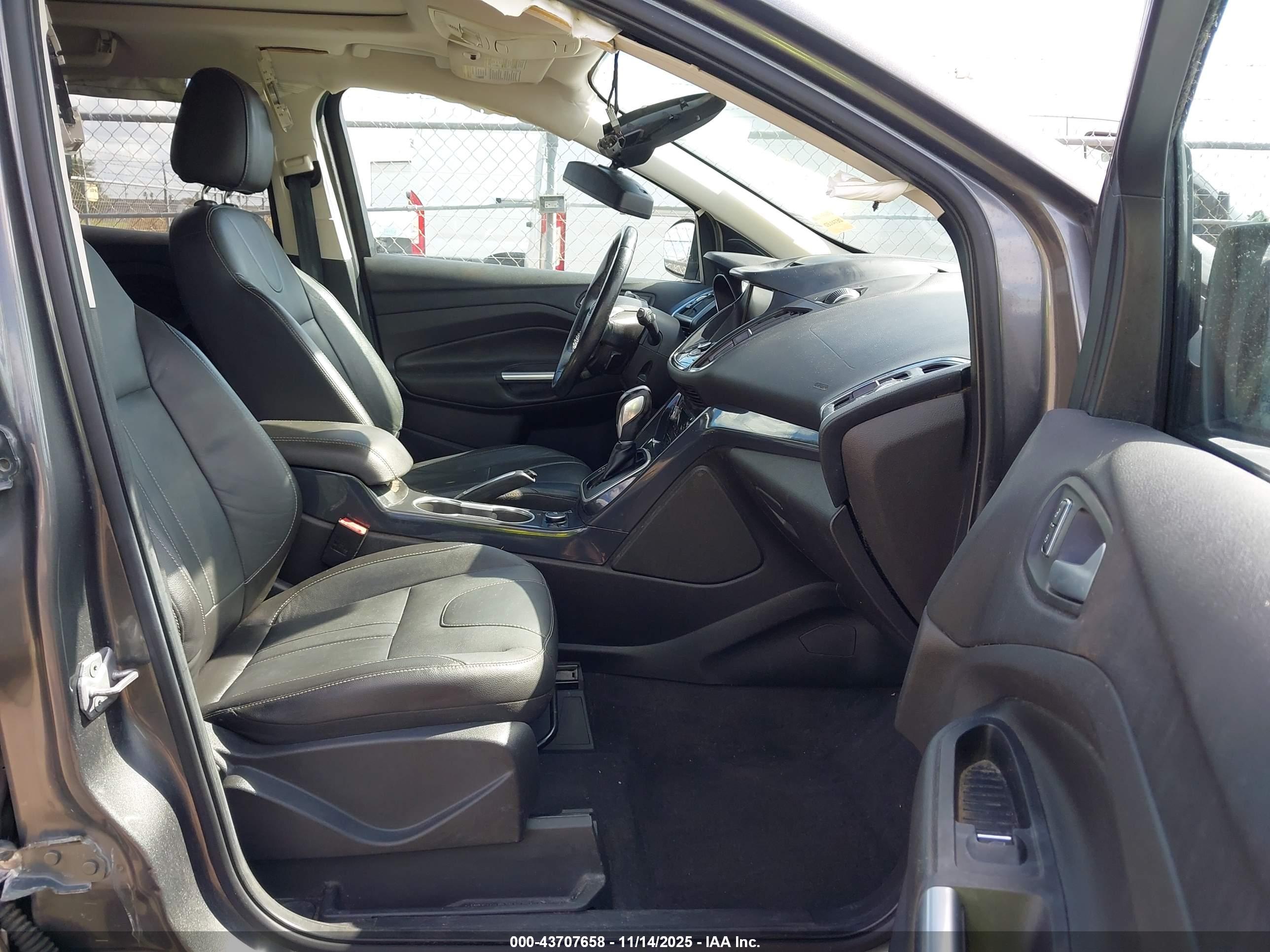 FORD ESCAPE image 5