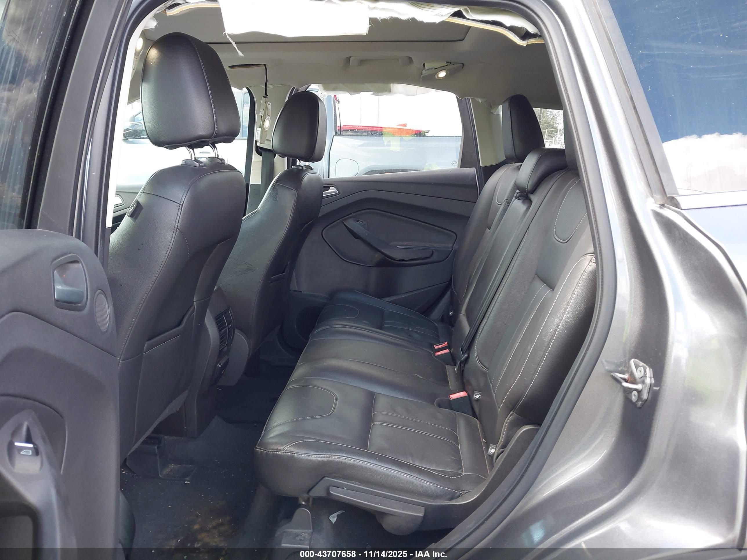 FORD ESCAPE image 8