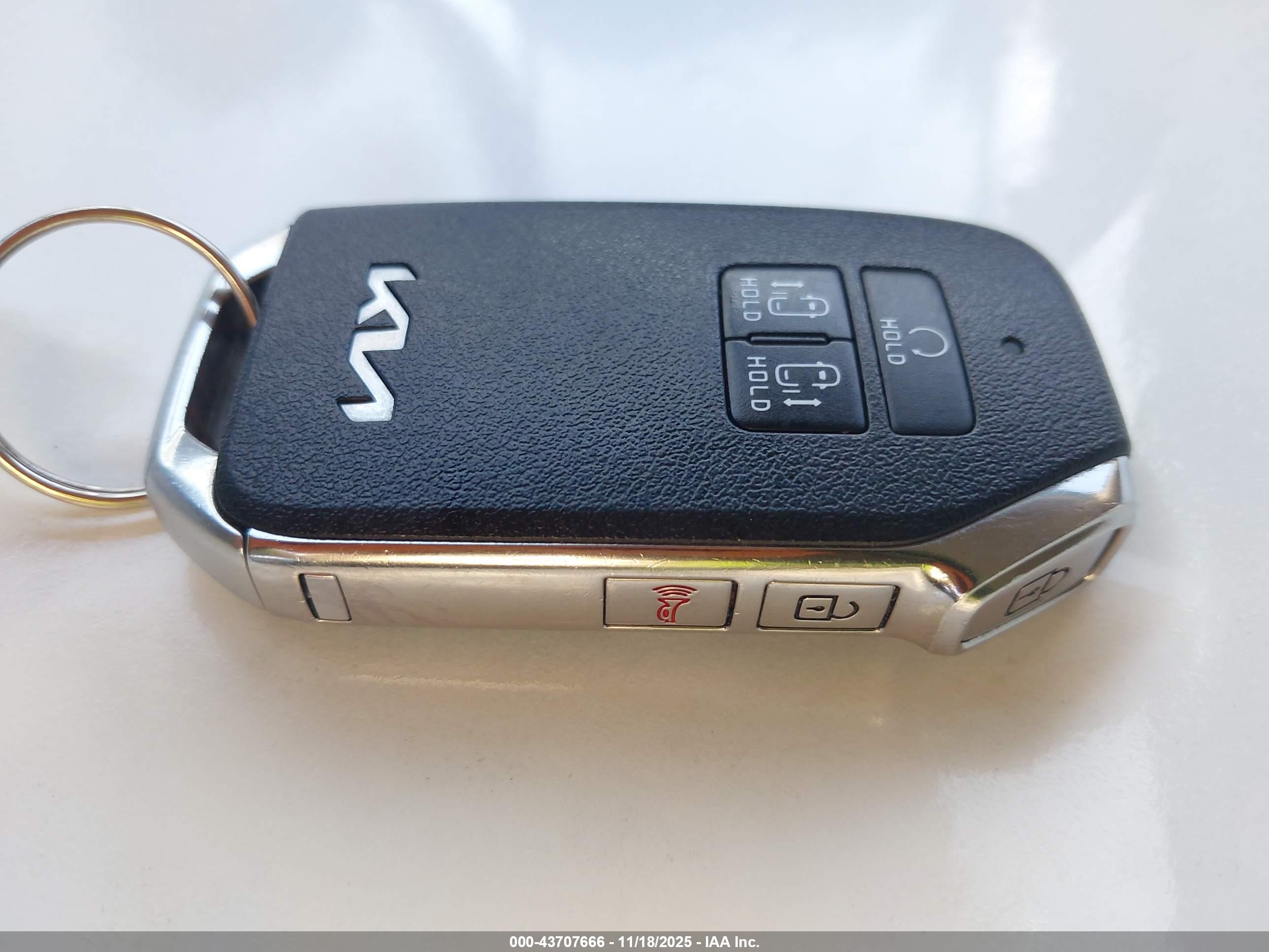 KIA CARNIVAL image 11