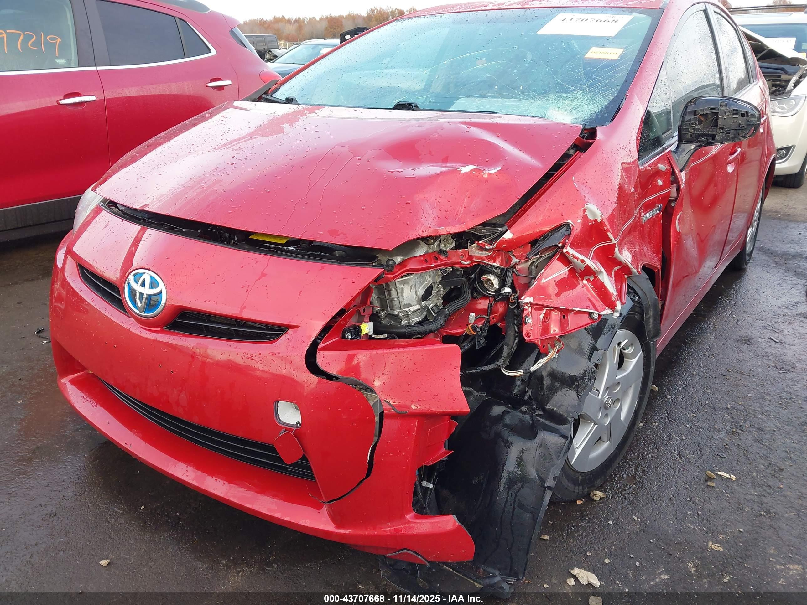 TOYOTA PRIUS image 6