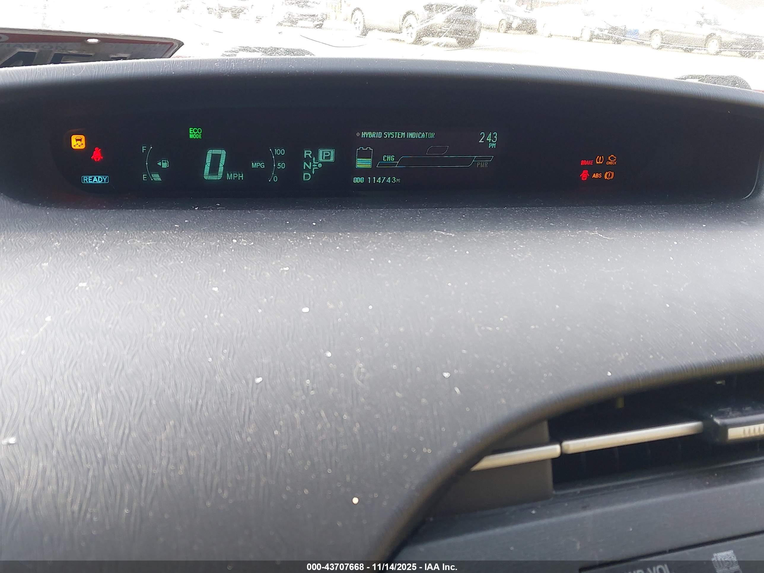 TOYOTA PRIUS image 7