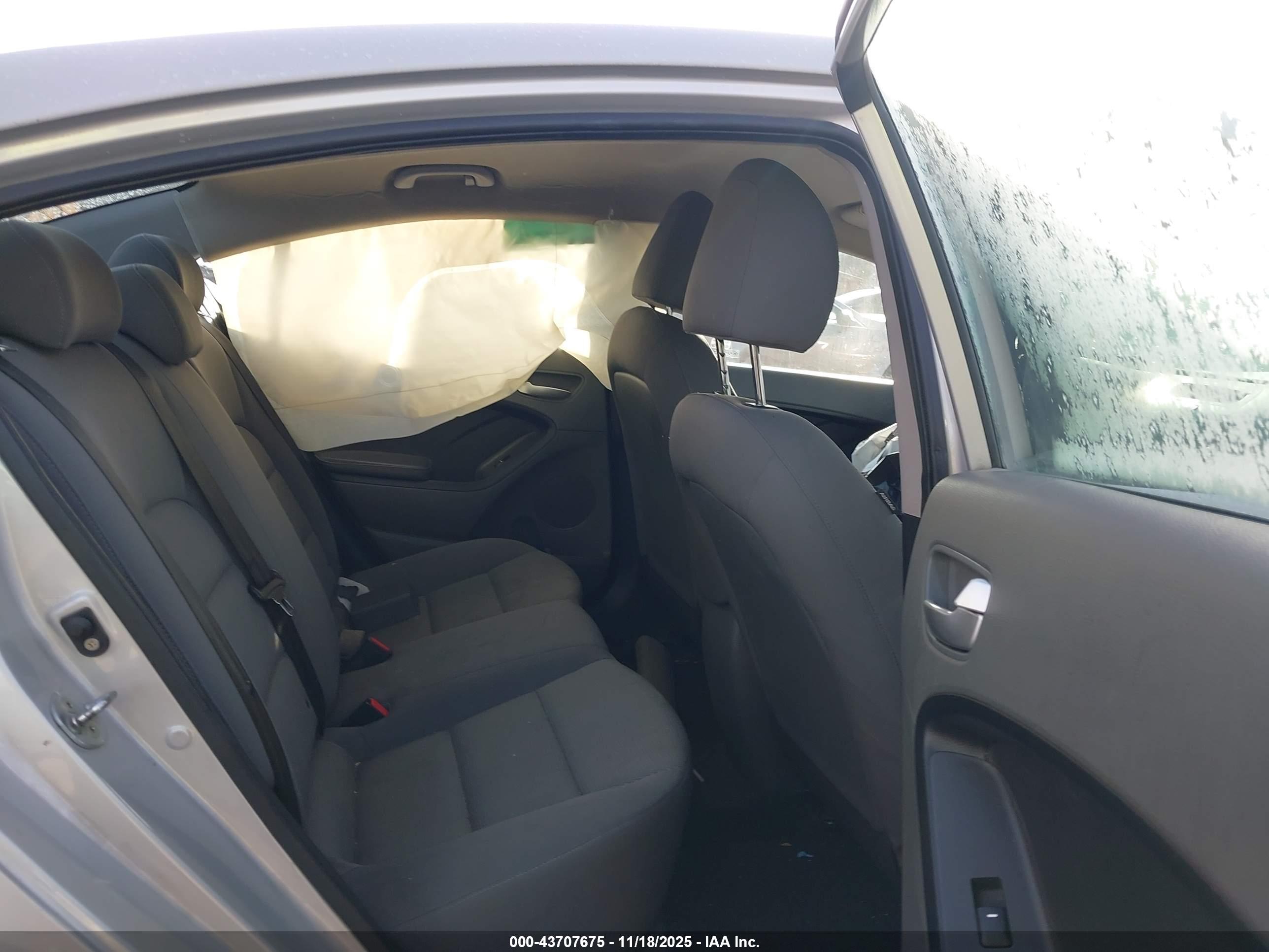 KIA FORTE image 8