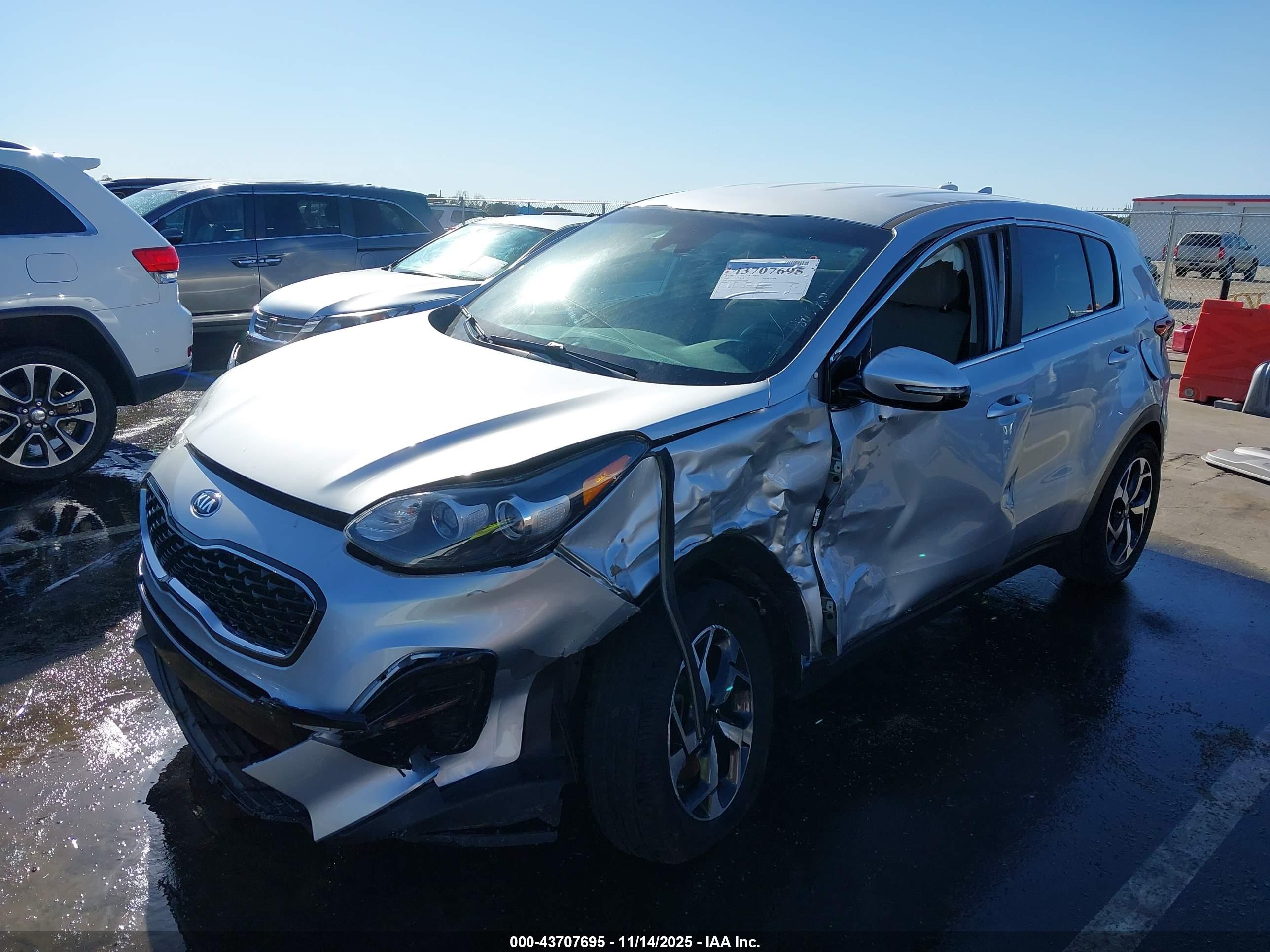 KIA SPORTAGE image 6