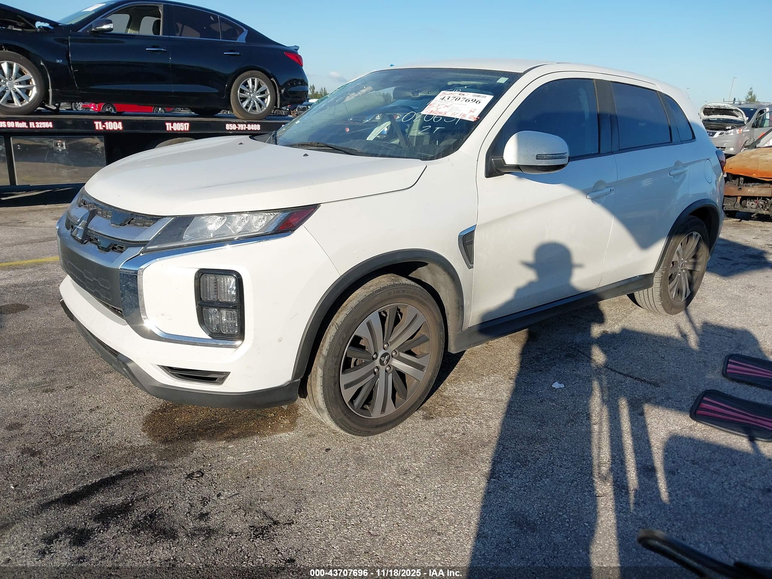 MITSUBISHI OUTLANDER image 2