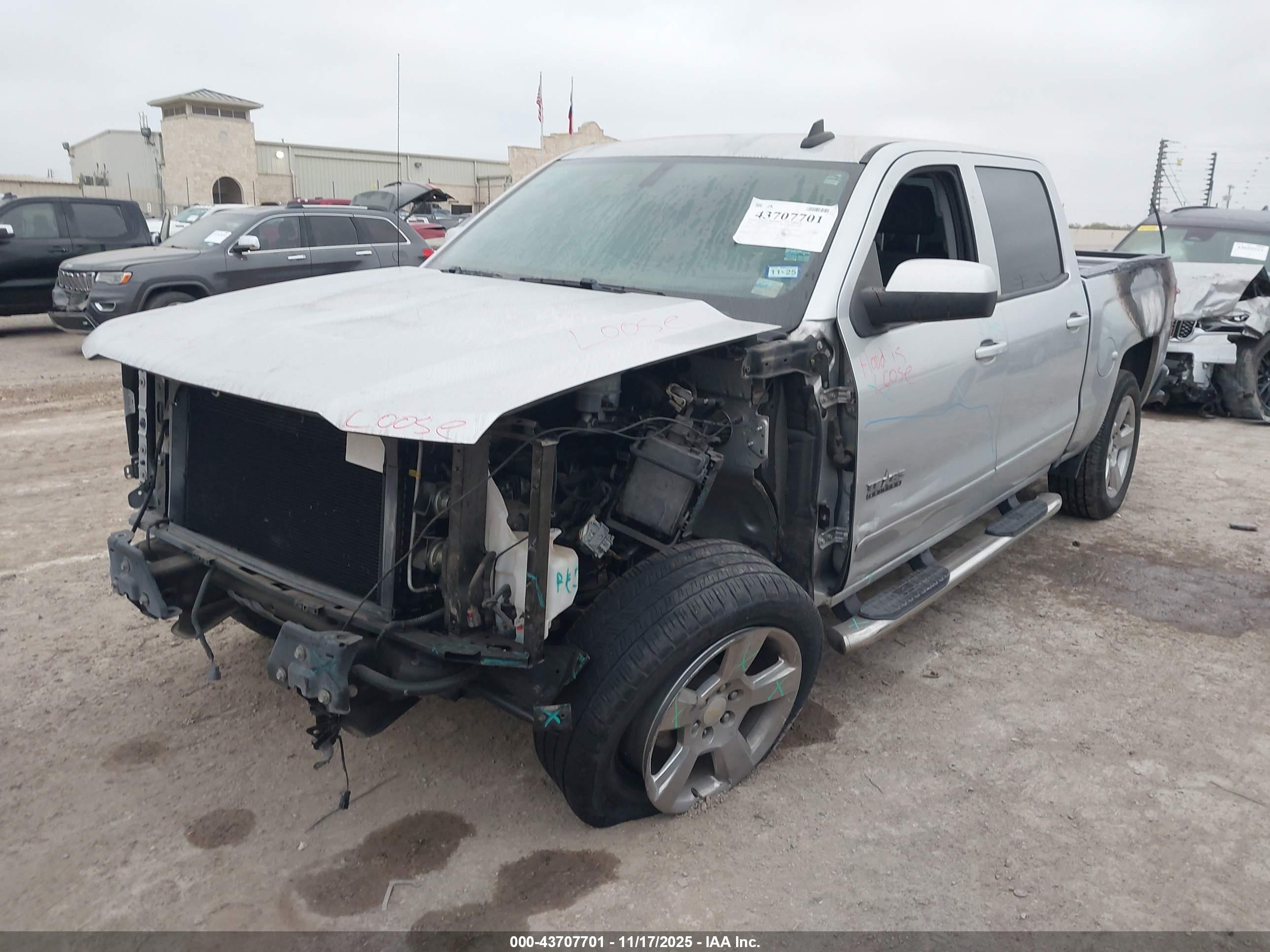 CHEVROLET SILVERADO image 2