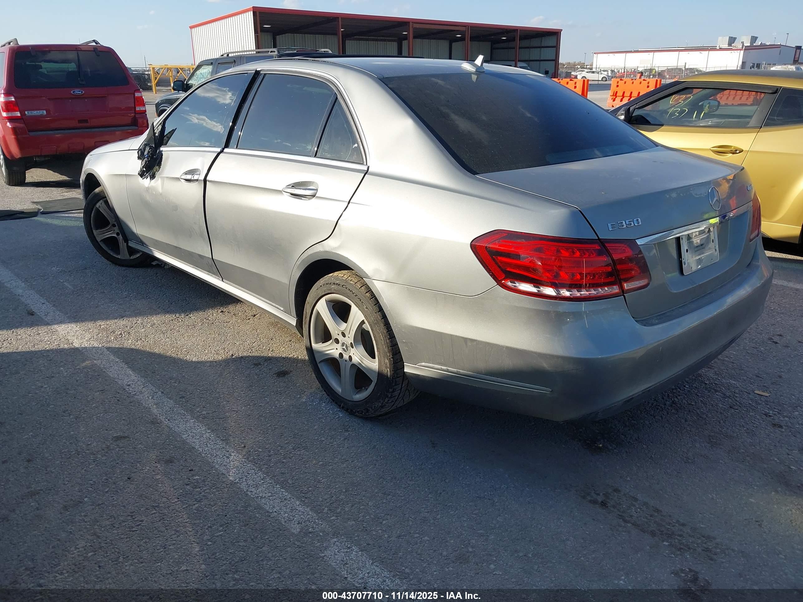 MERCEDES-BENZ E image 3