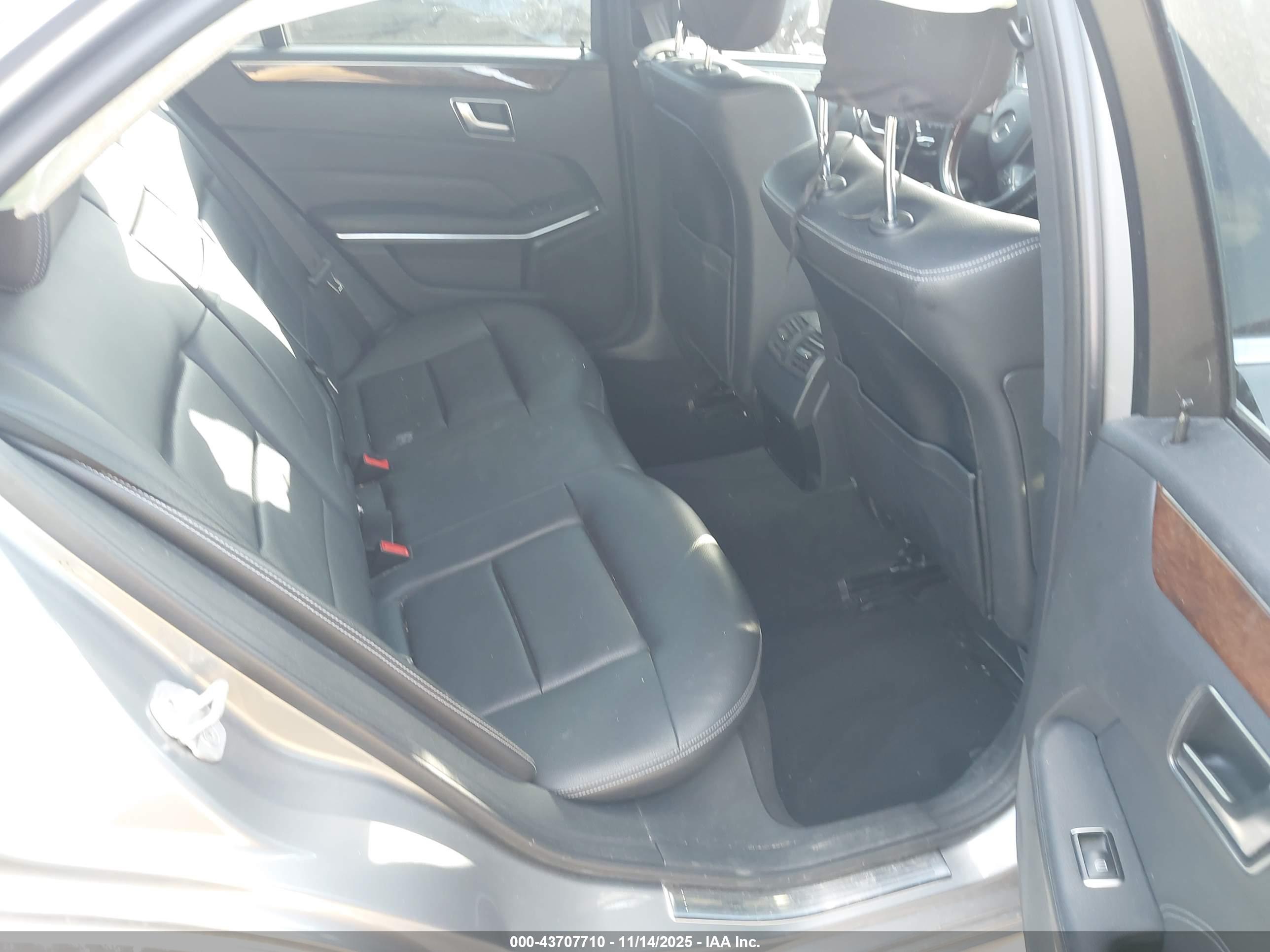 MERCEDES-BENZ E image 8