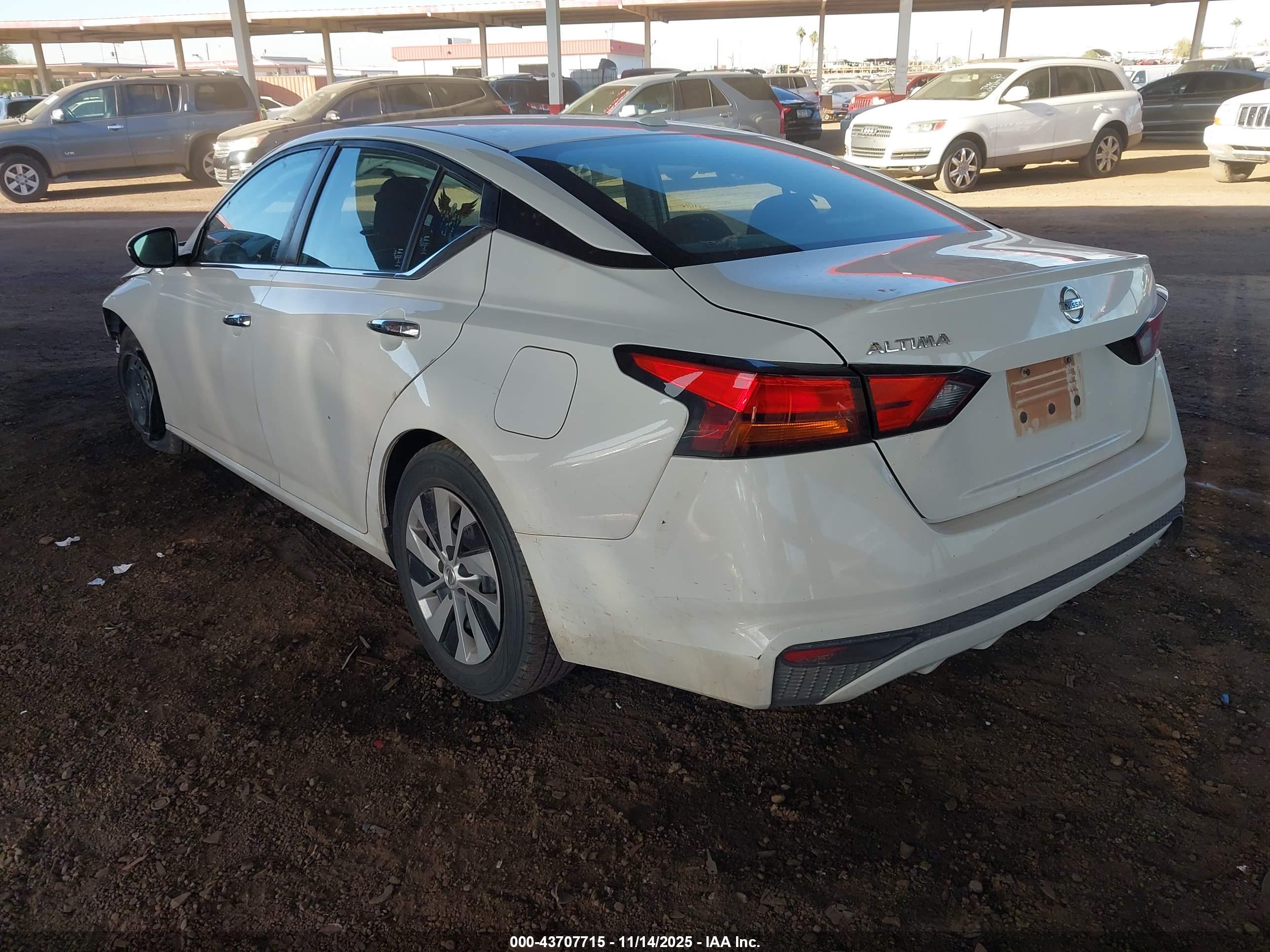 NISSAN ALTIMA image 3