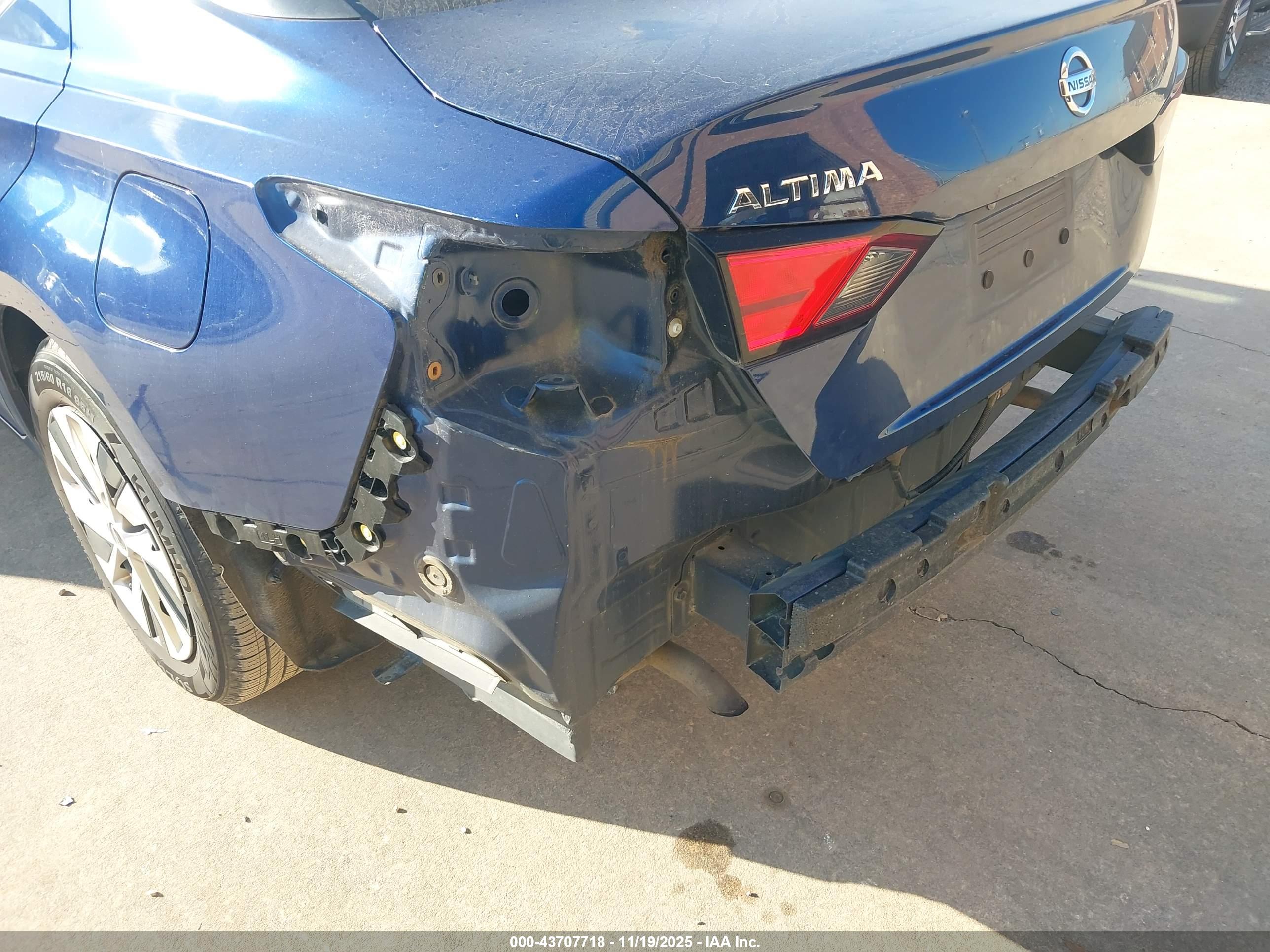 NISSAN ALTIMA image 6
