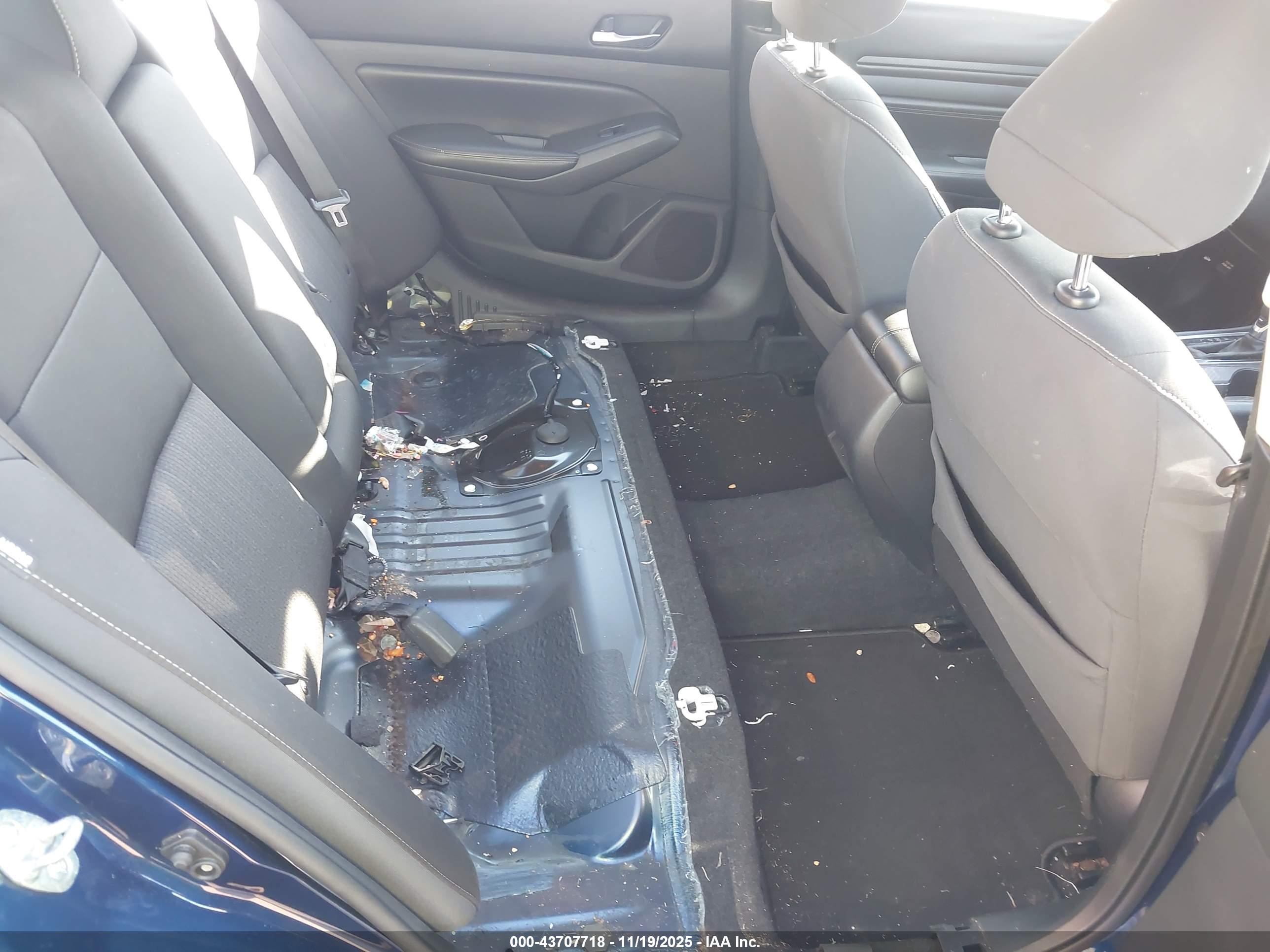 NISSAN ALTIMA image 8