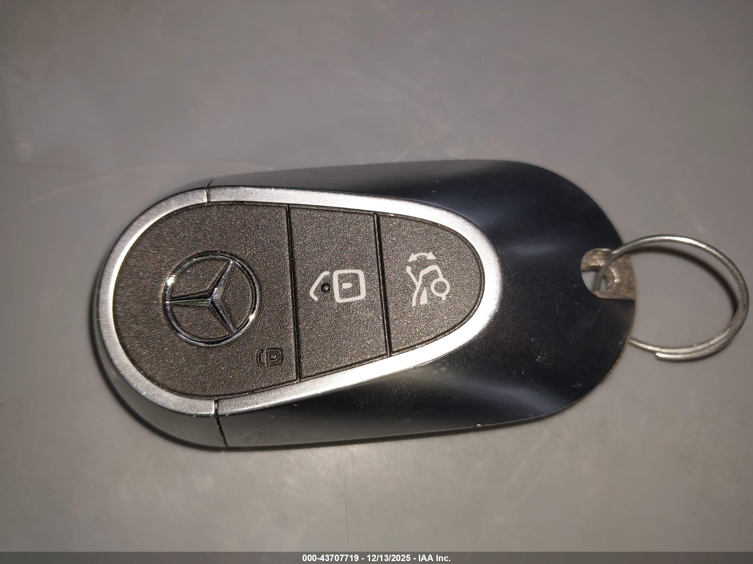 MERCEDES-BENZ C image 11