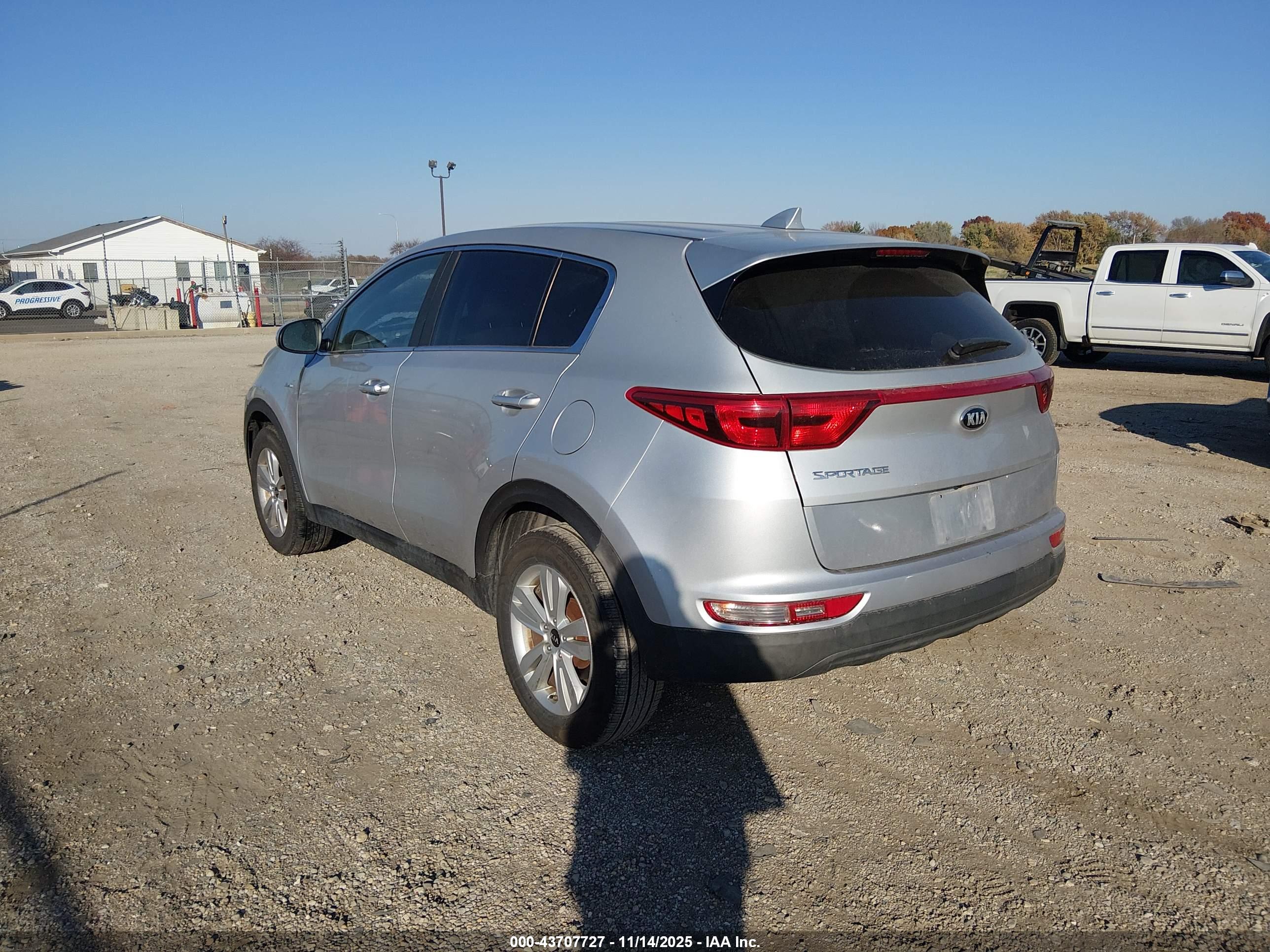 KIA SPORTAGE image 3