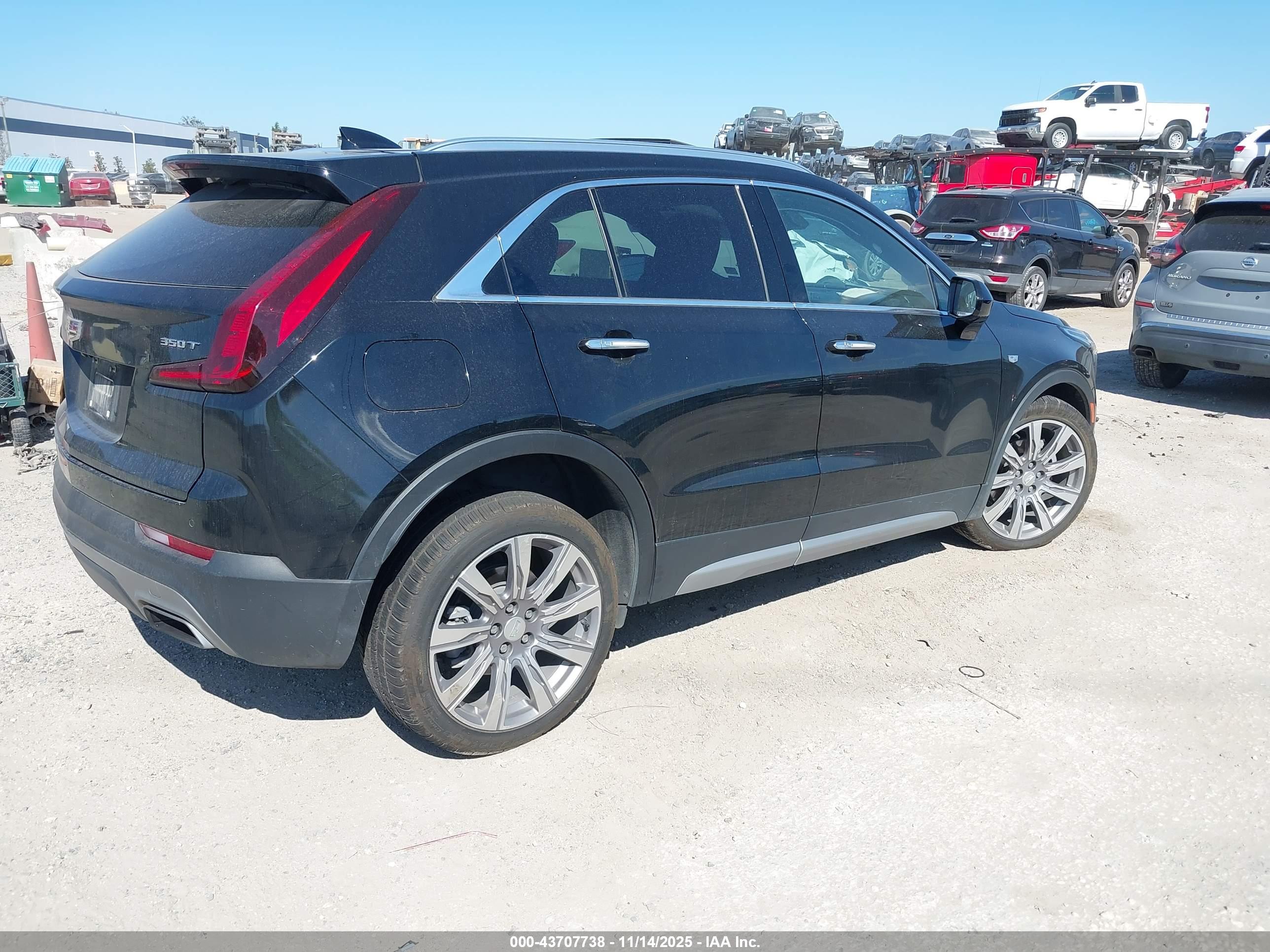 CADILLAC XT4 image 4