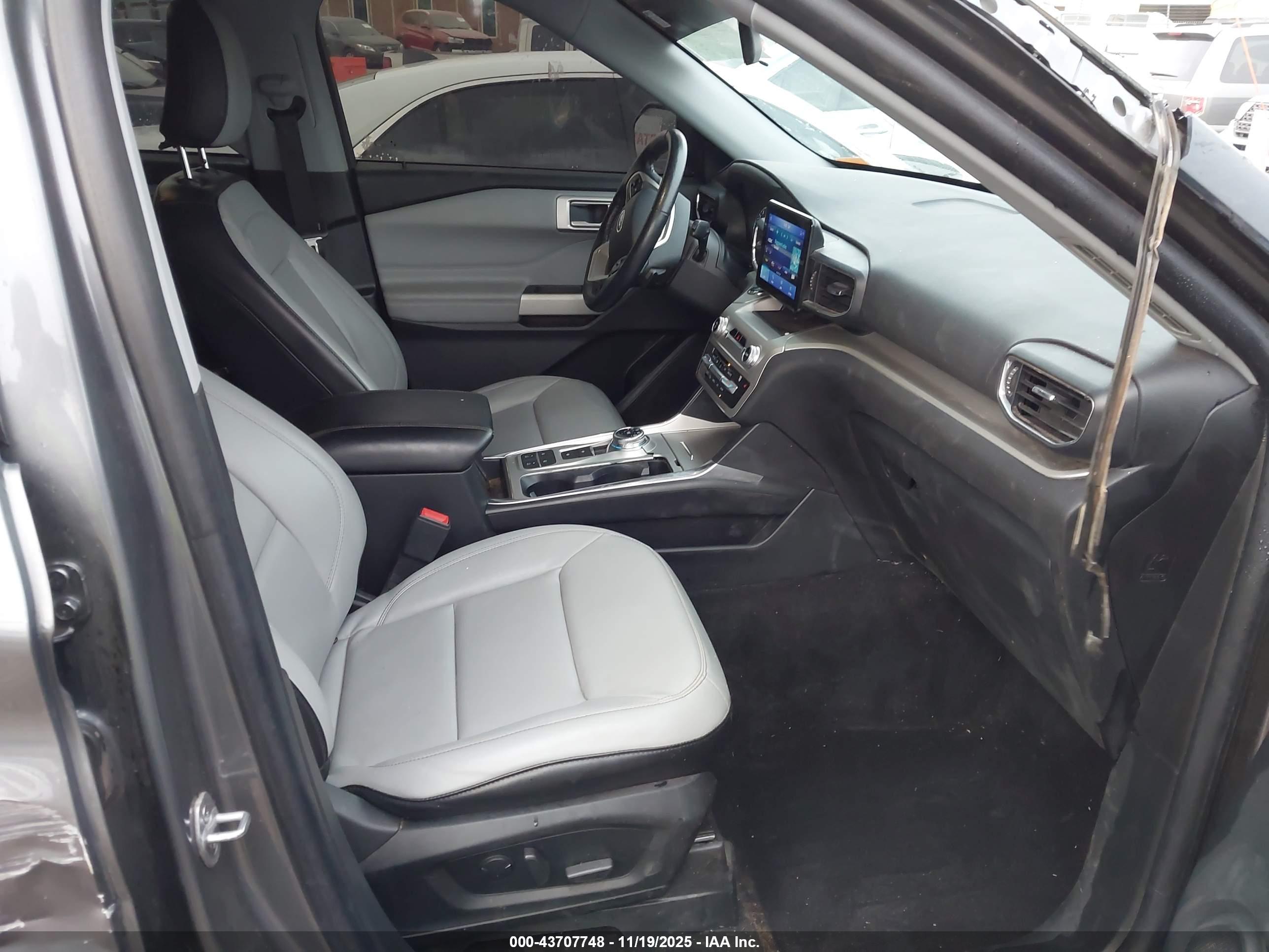 FORD EXPLORER image 5