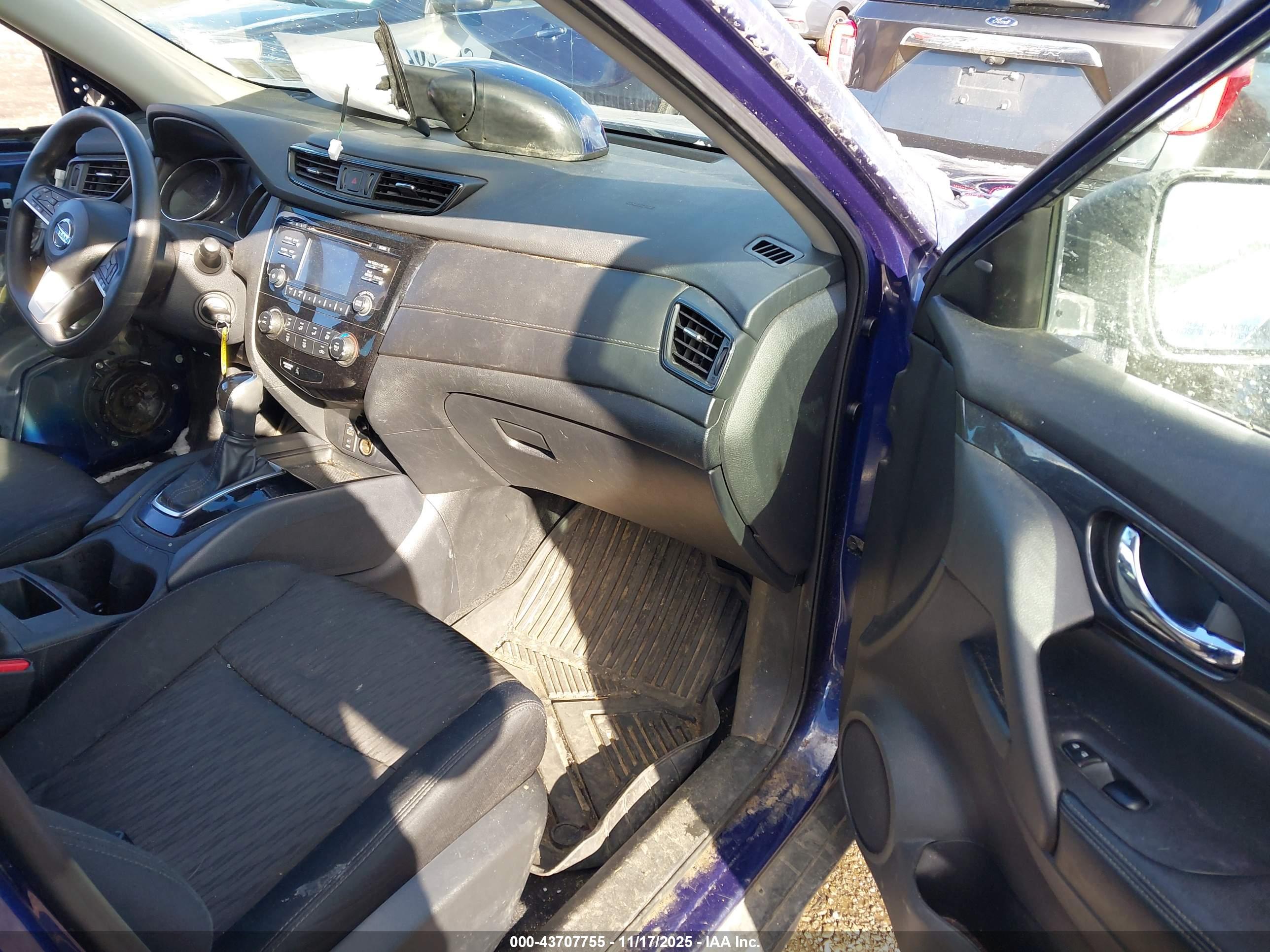NISSAN ROGUE image 5