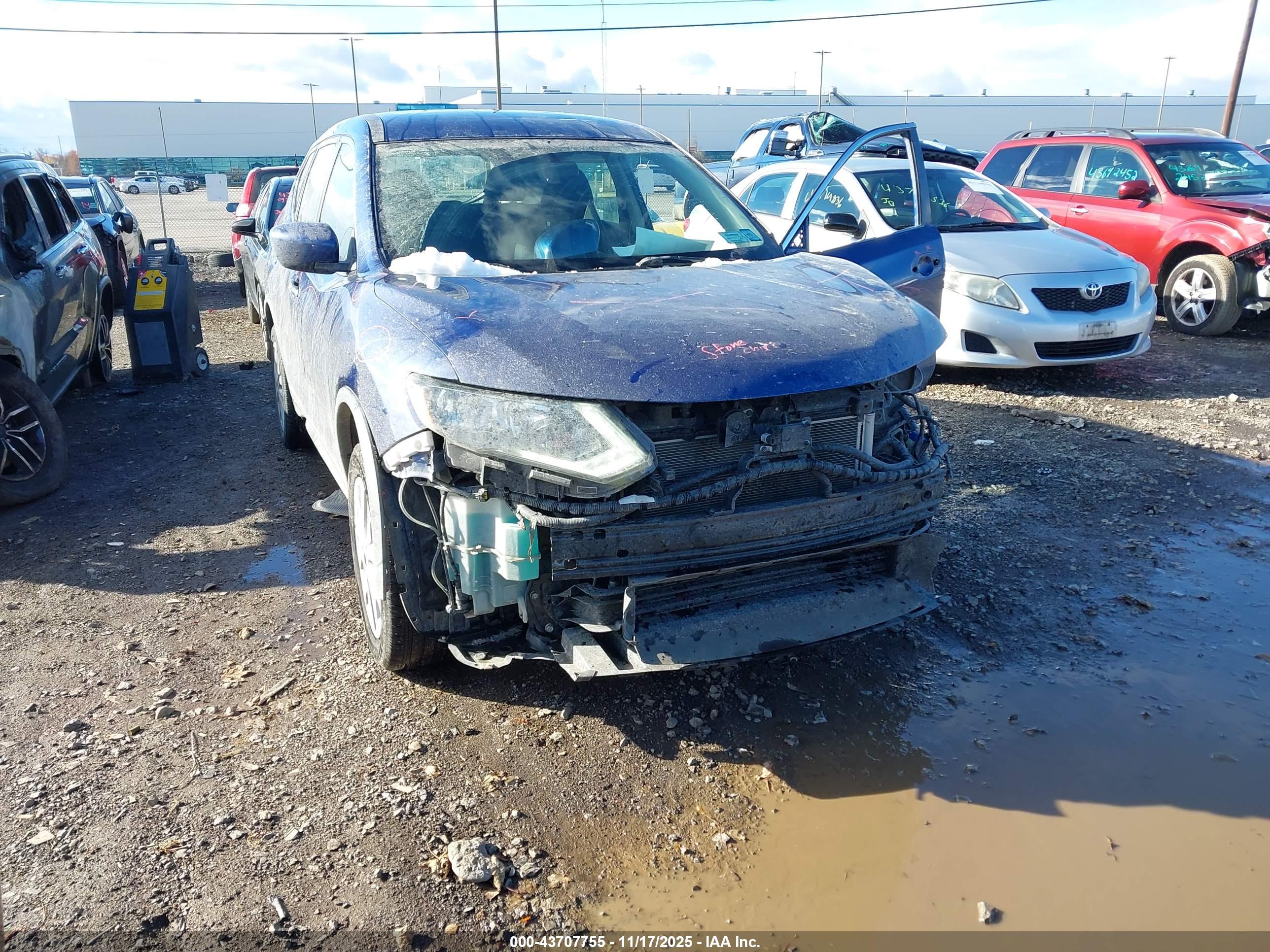 NISSAN ROGUE image 6