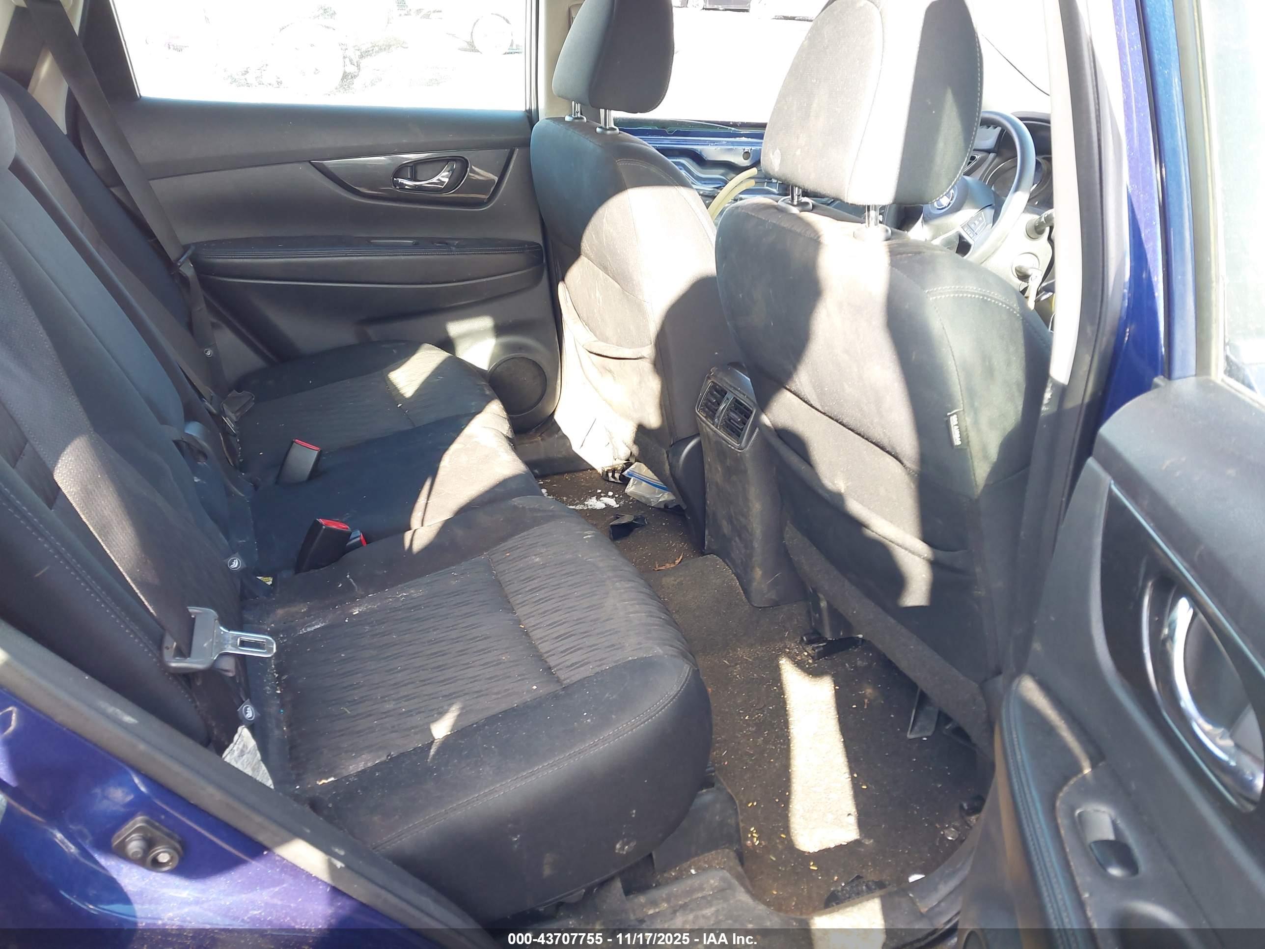 NISSAN ROGUE image 8