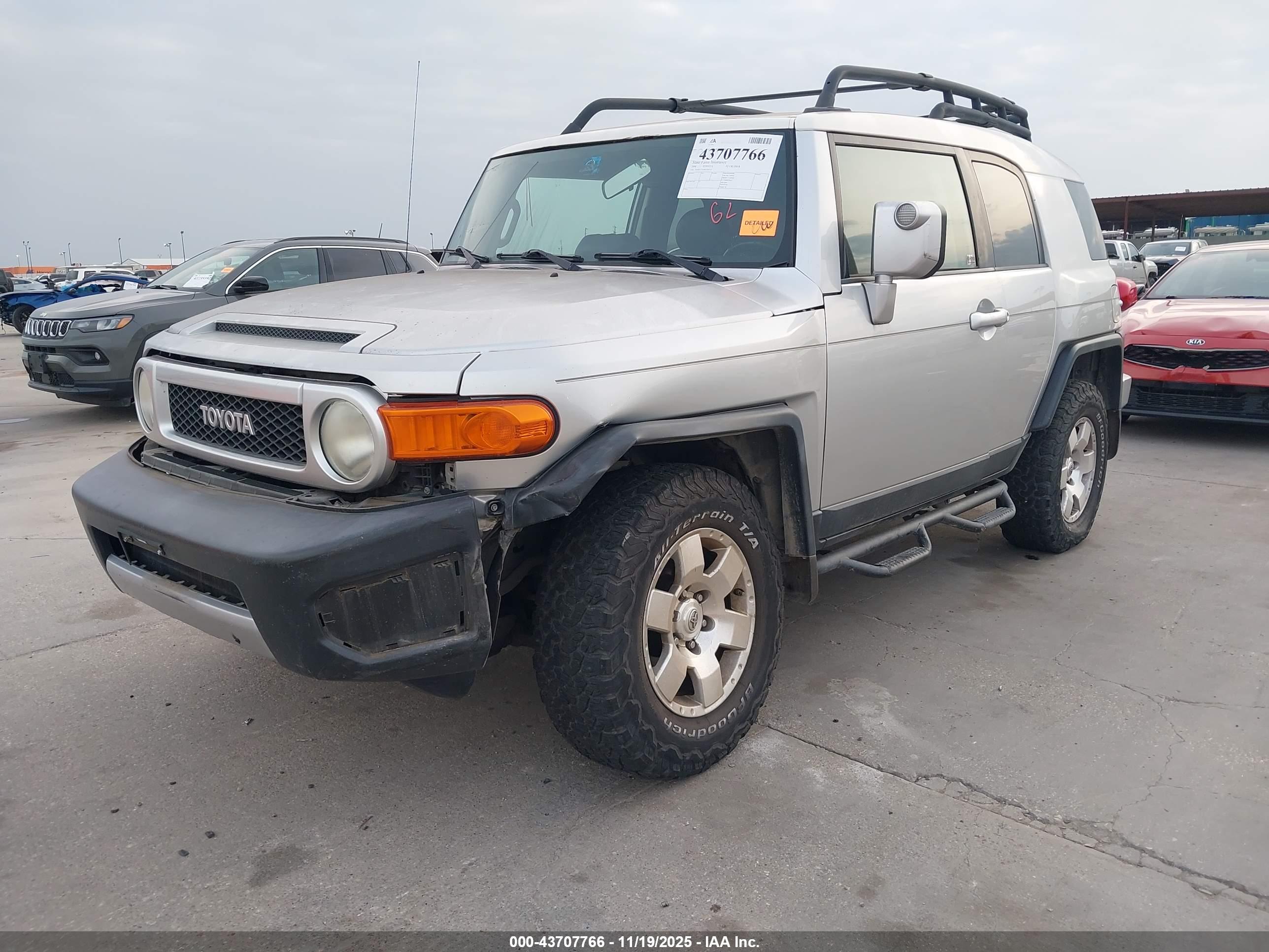 TOYOTA FJ image 2