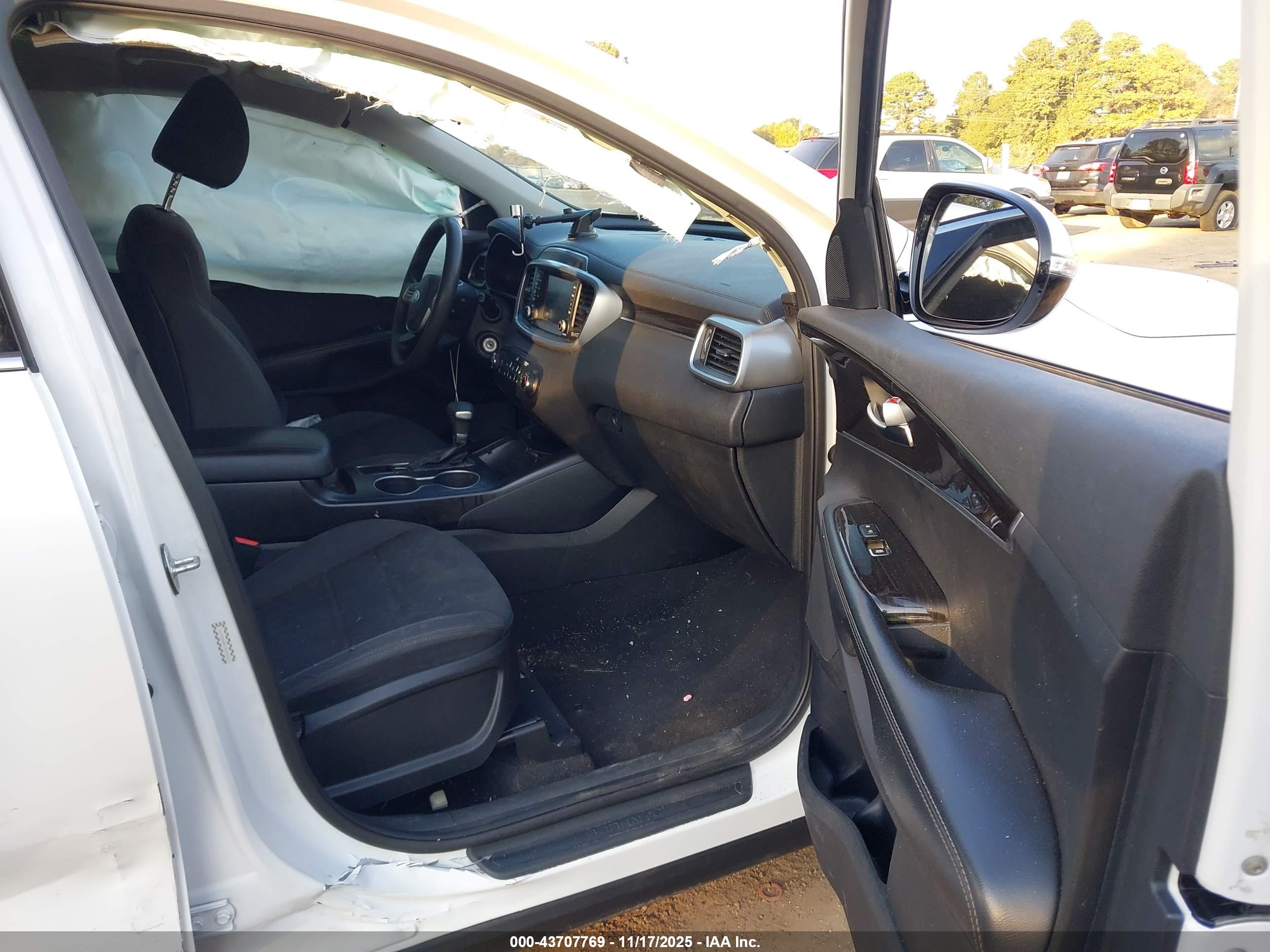 KIA SORENTO image 5