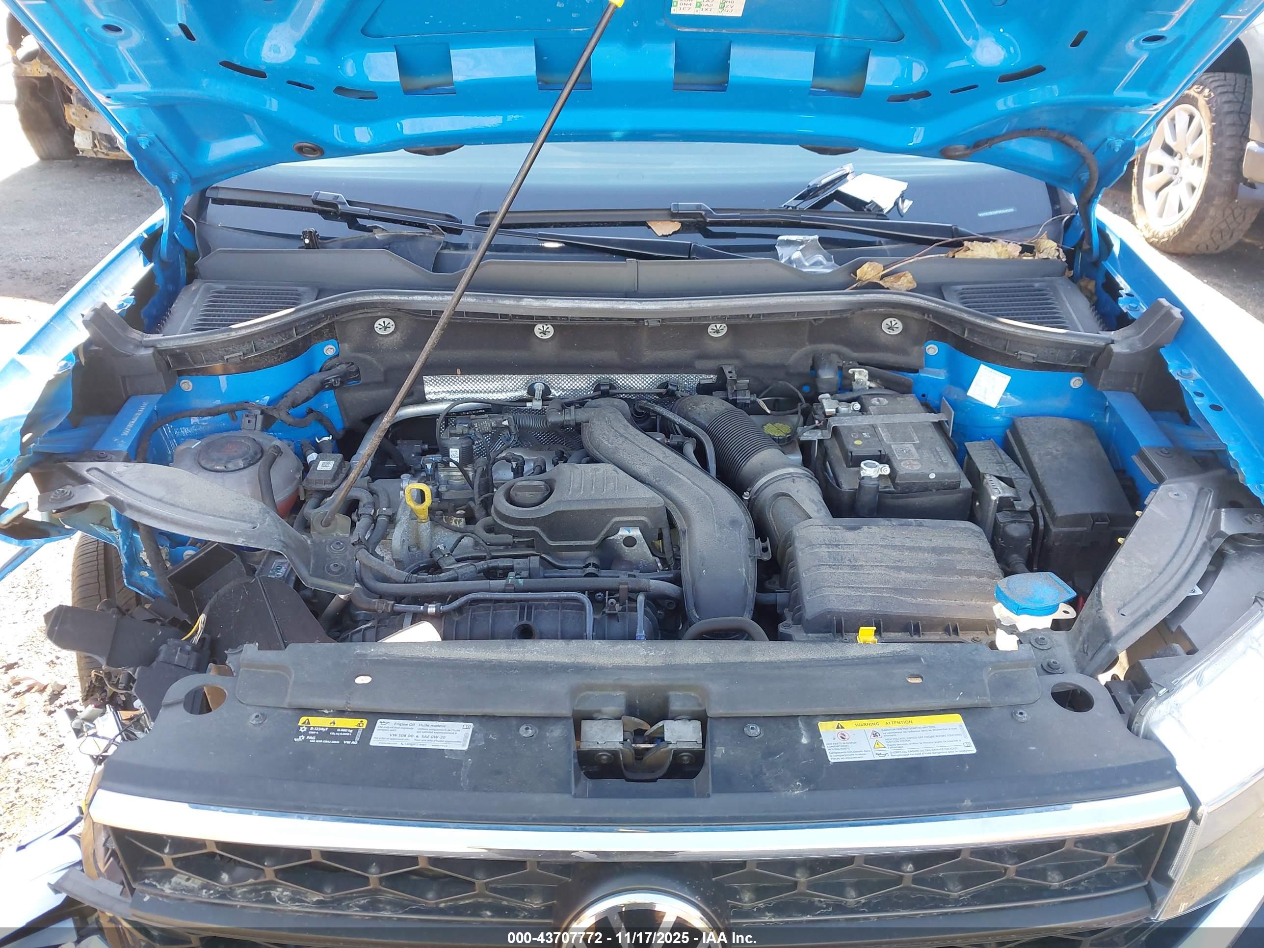 VOLKSWAGEN TAOS image 10