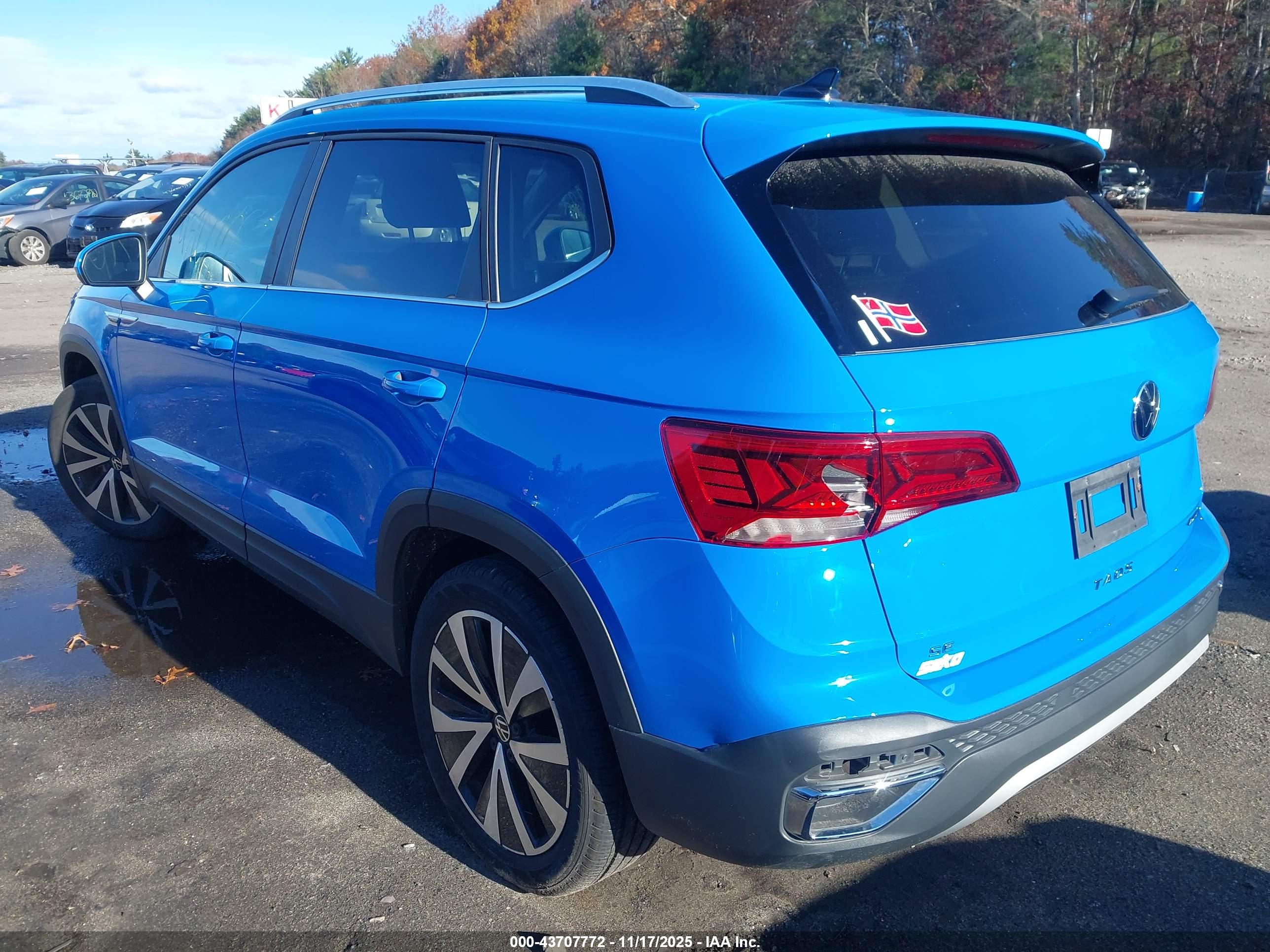 VOLKSWAGEN TAOS image 3