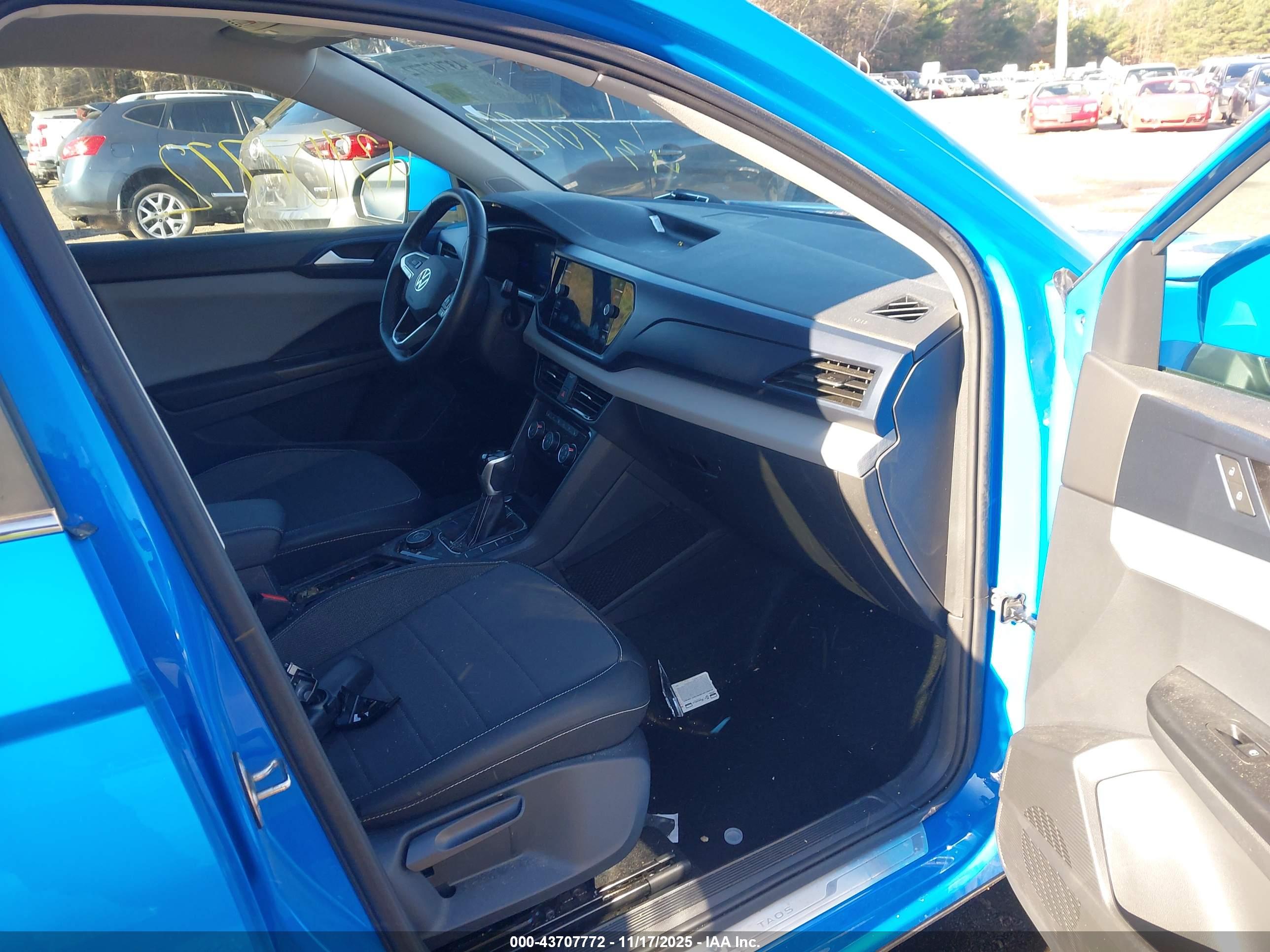 VOLKSWAGEN TAOS image 5