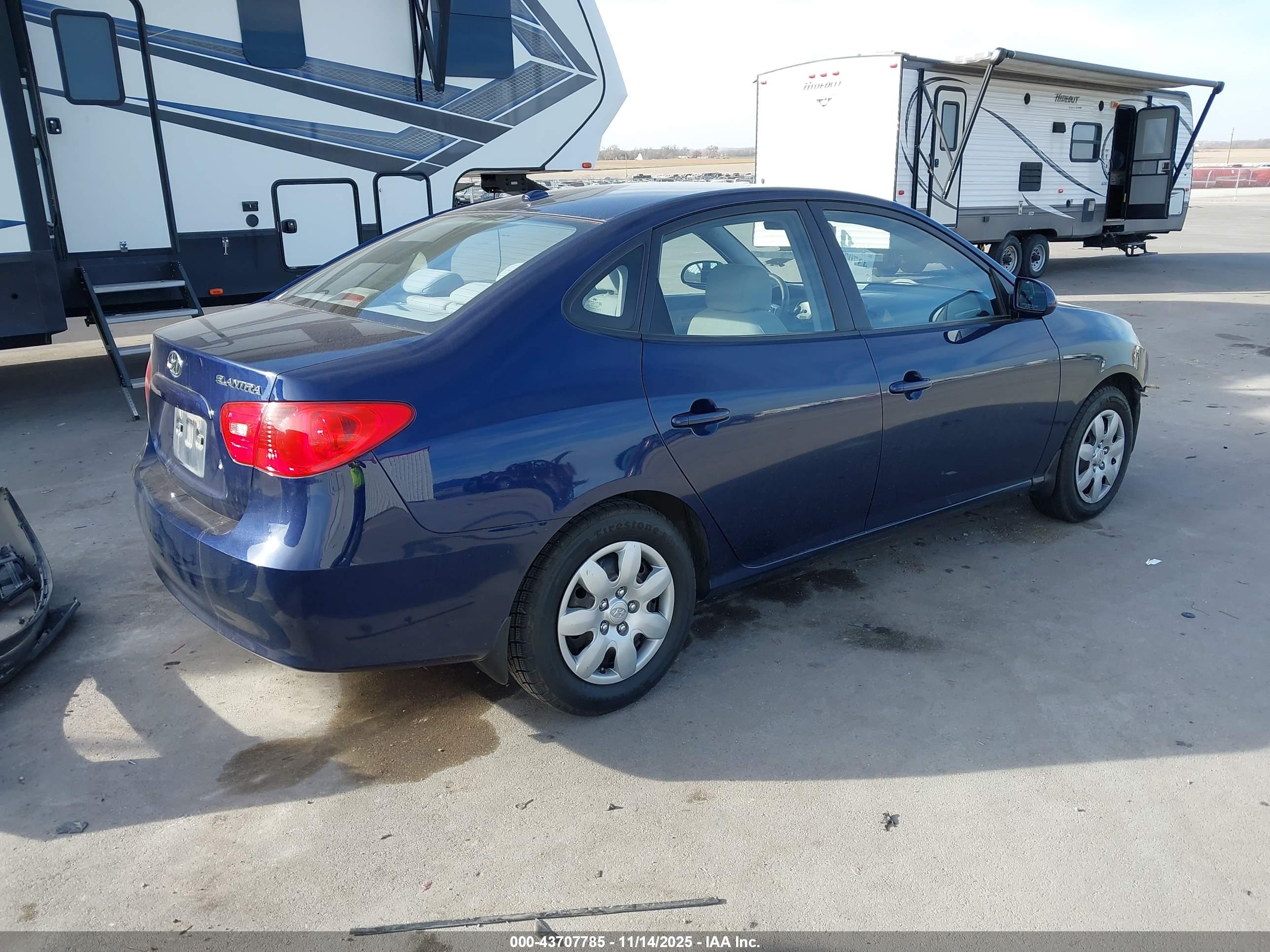HYUNDAI ELANTRA image 4