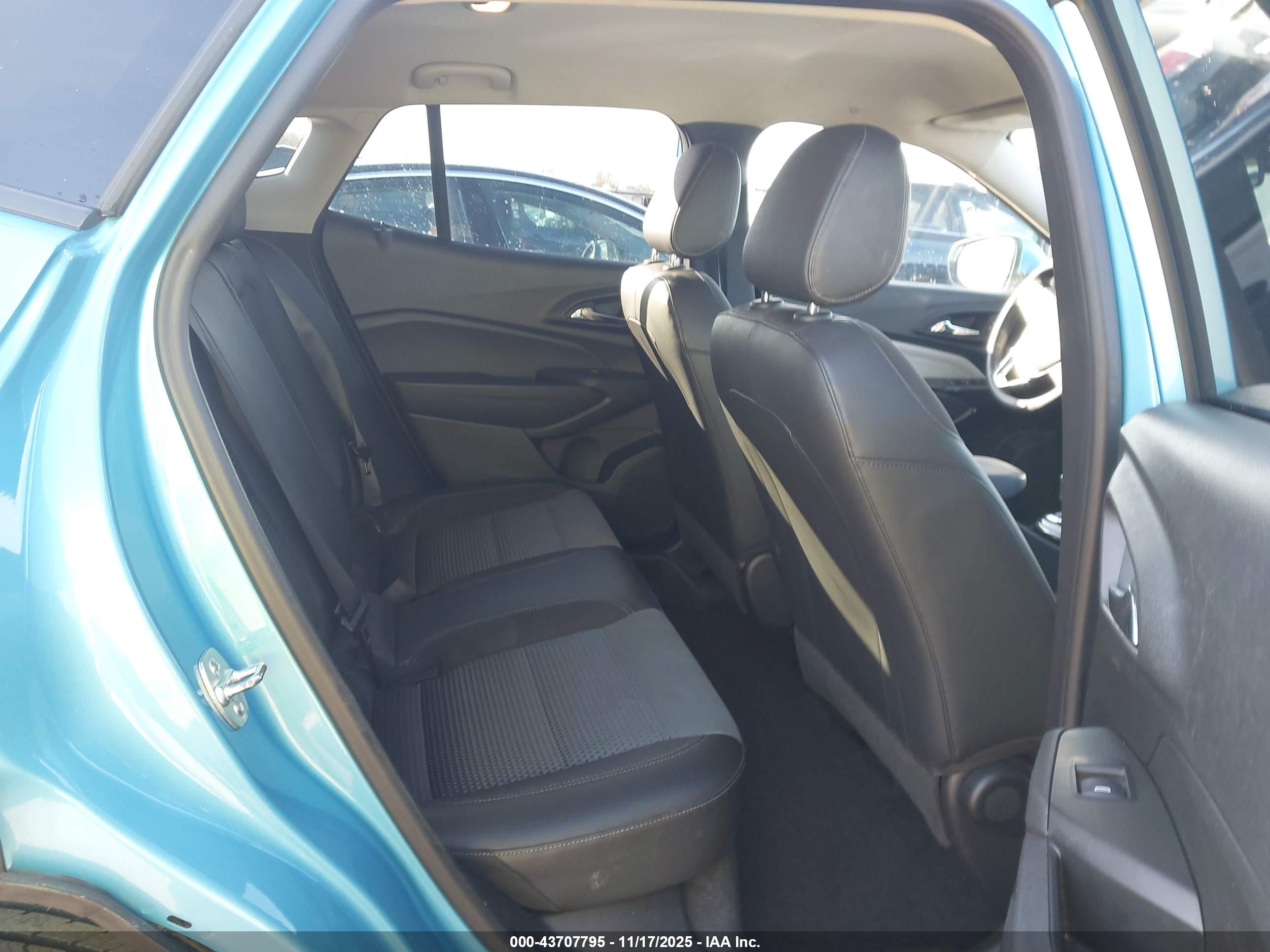 CHEVROLET TRAX image 8