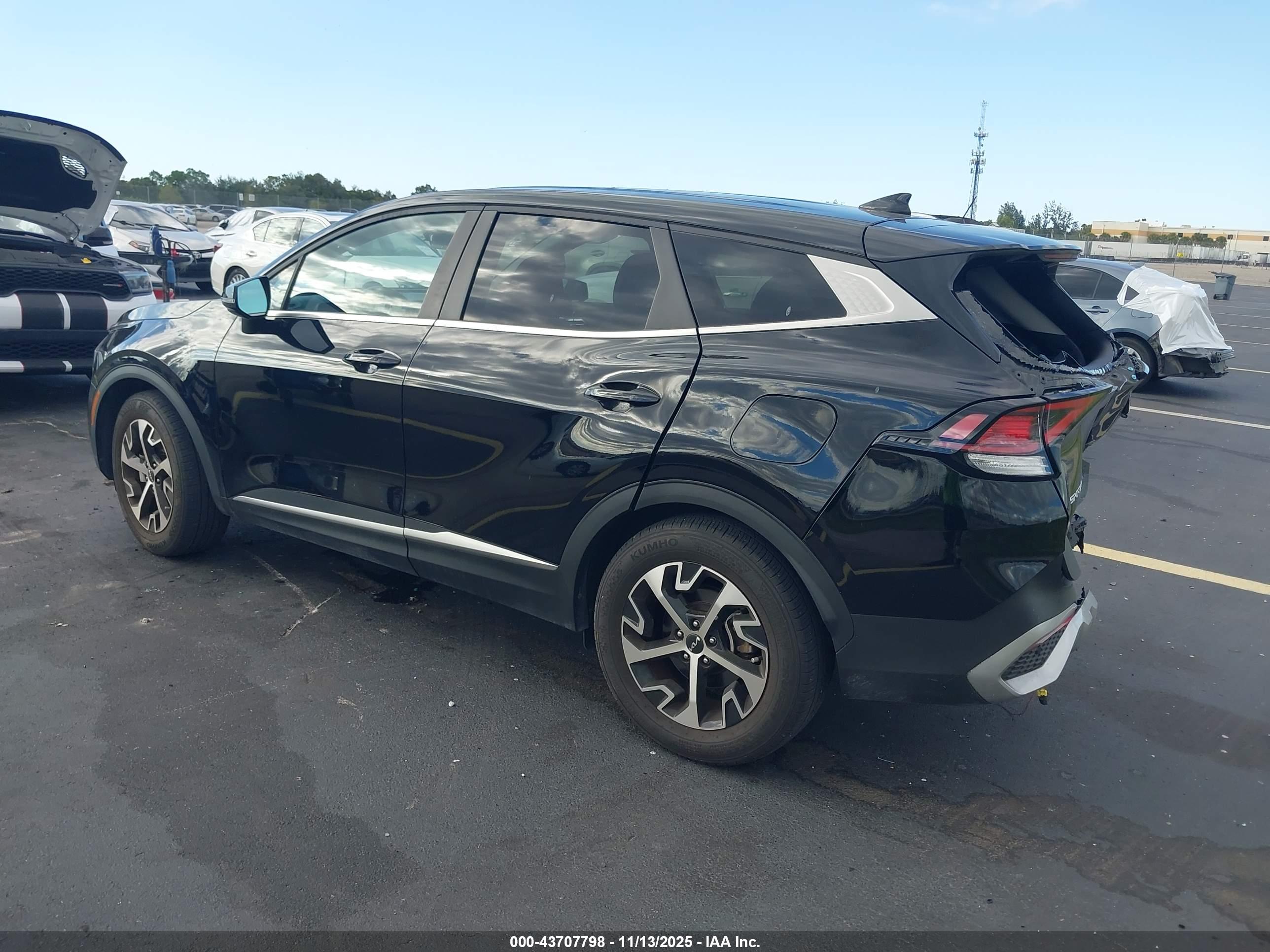 KIA SPORTAGE image 3