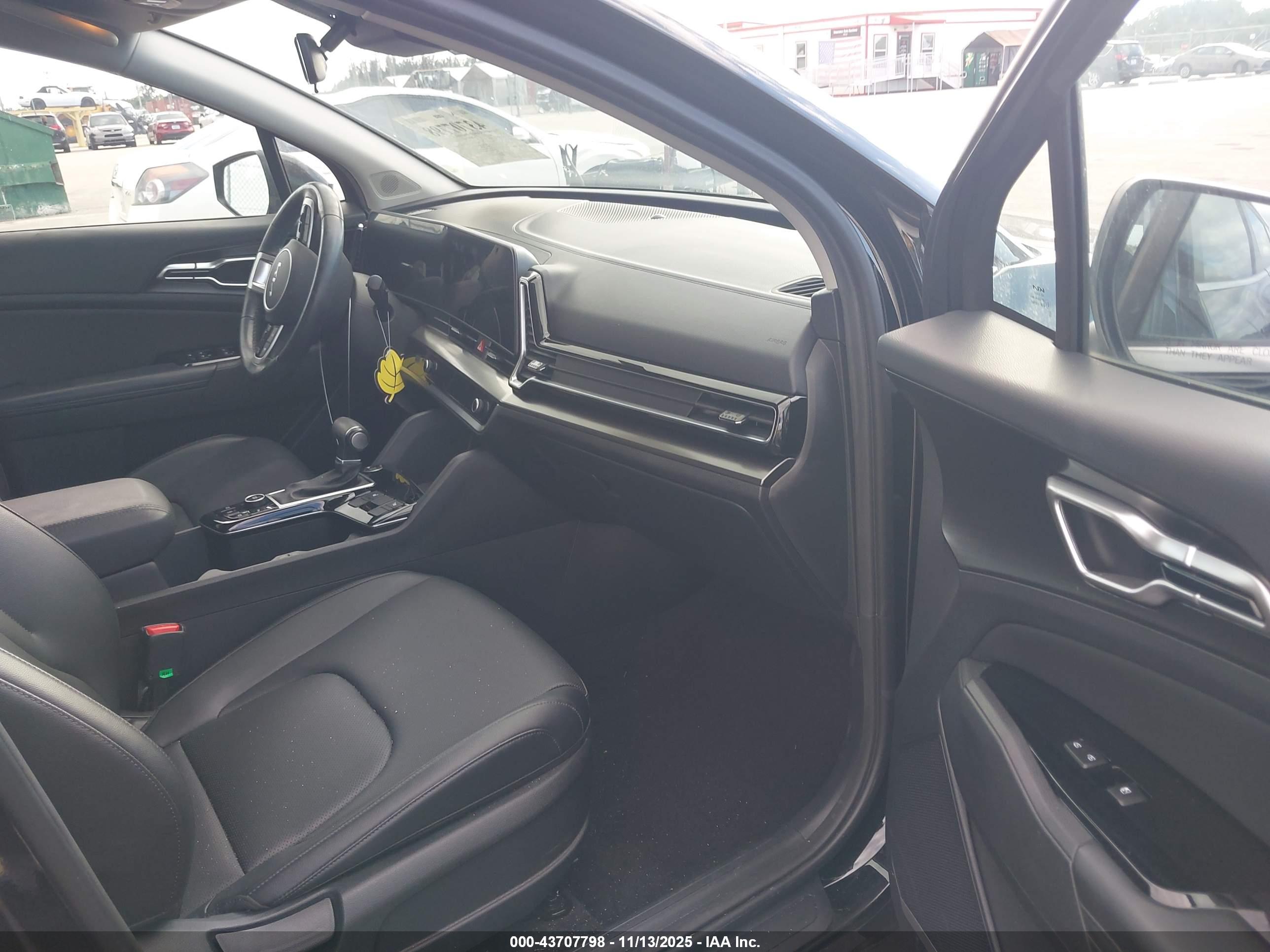 KIA SPORTAGE image 5
