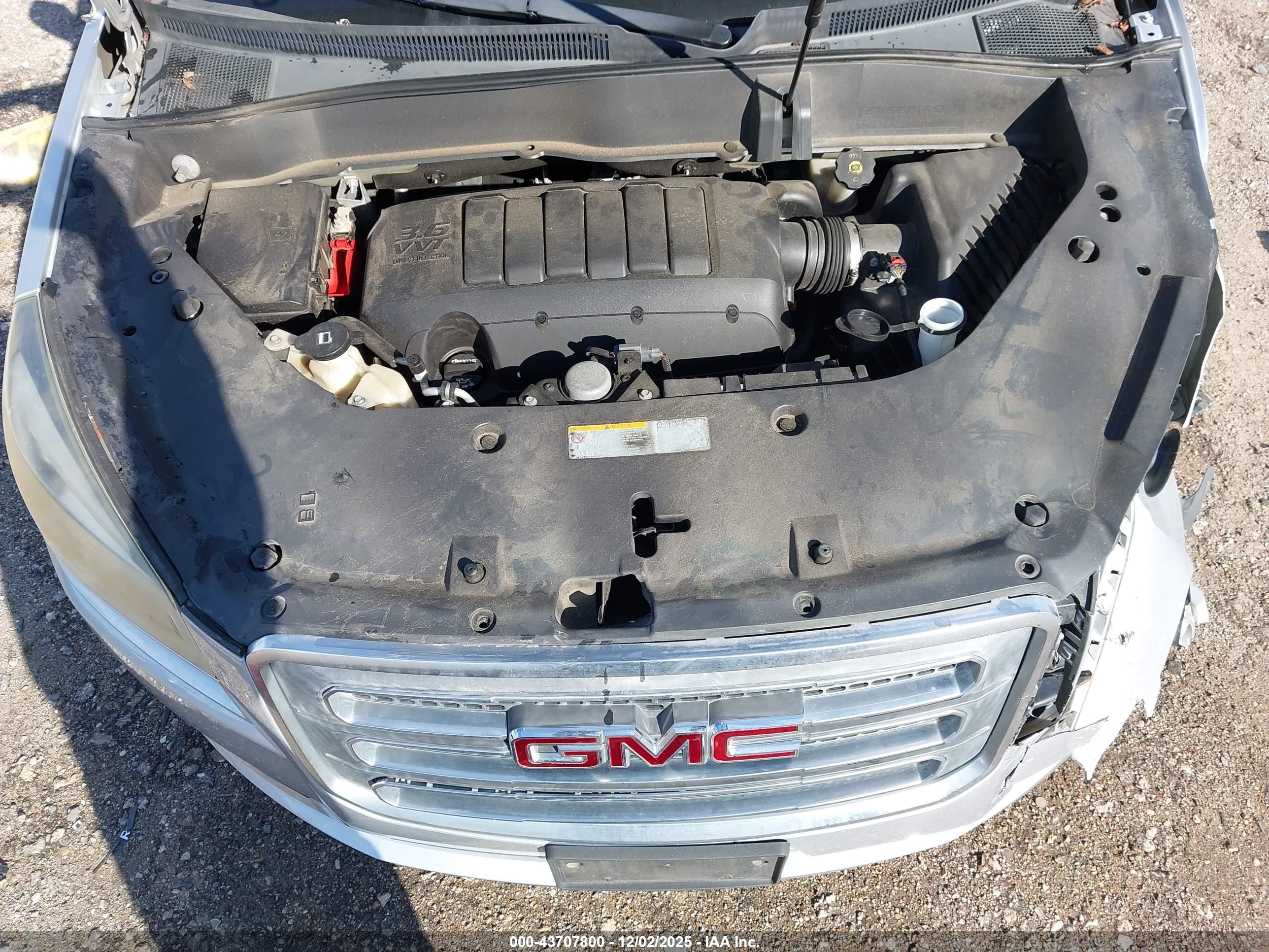 GMC ACADIA image 10