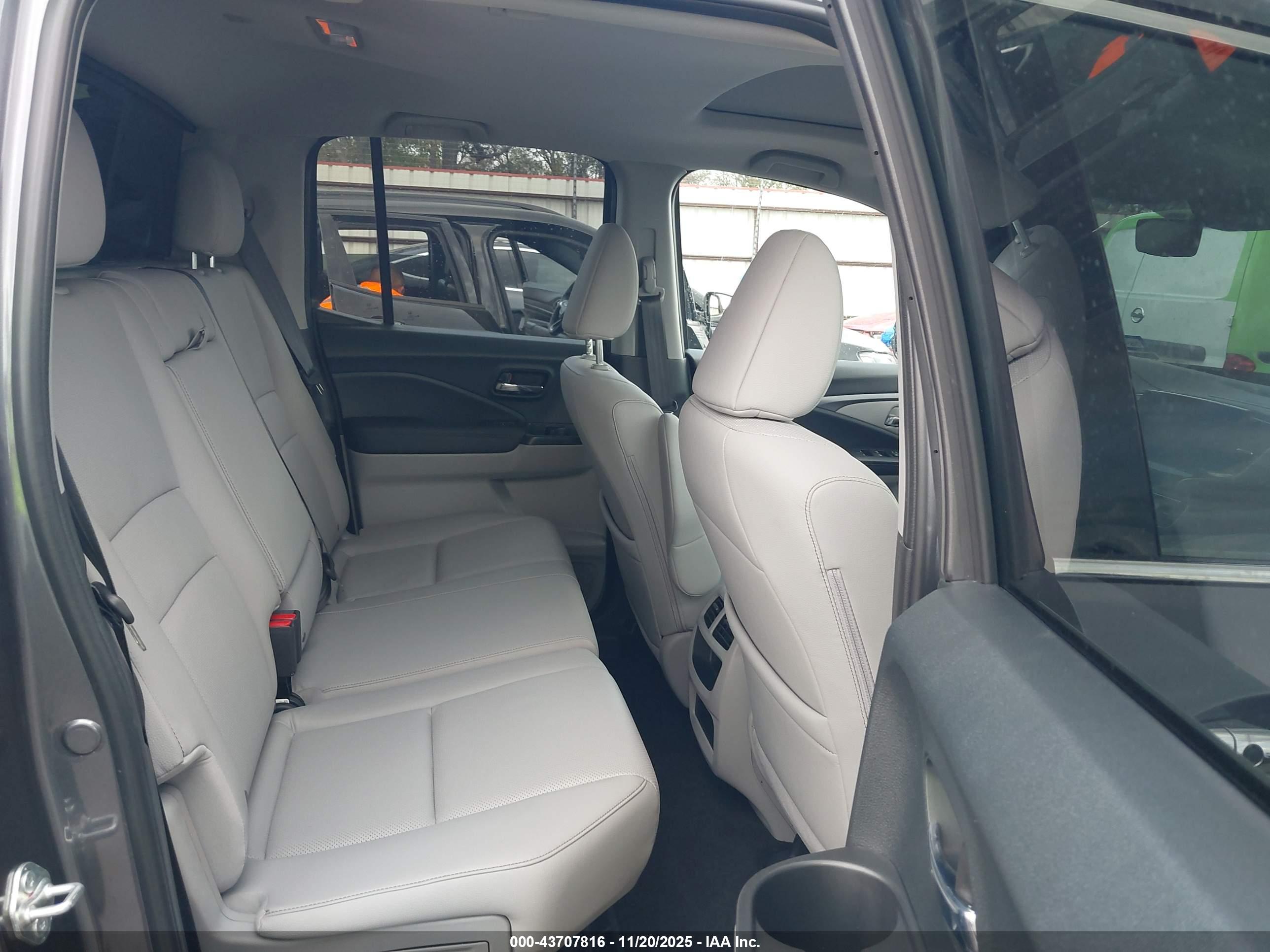 HONDA RIDGELINE image 8