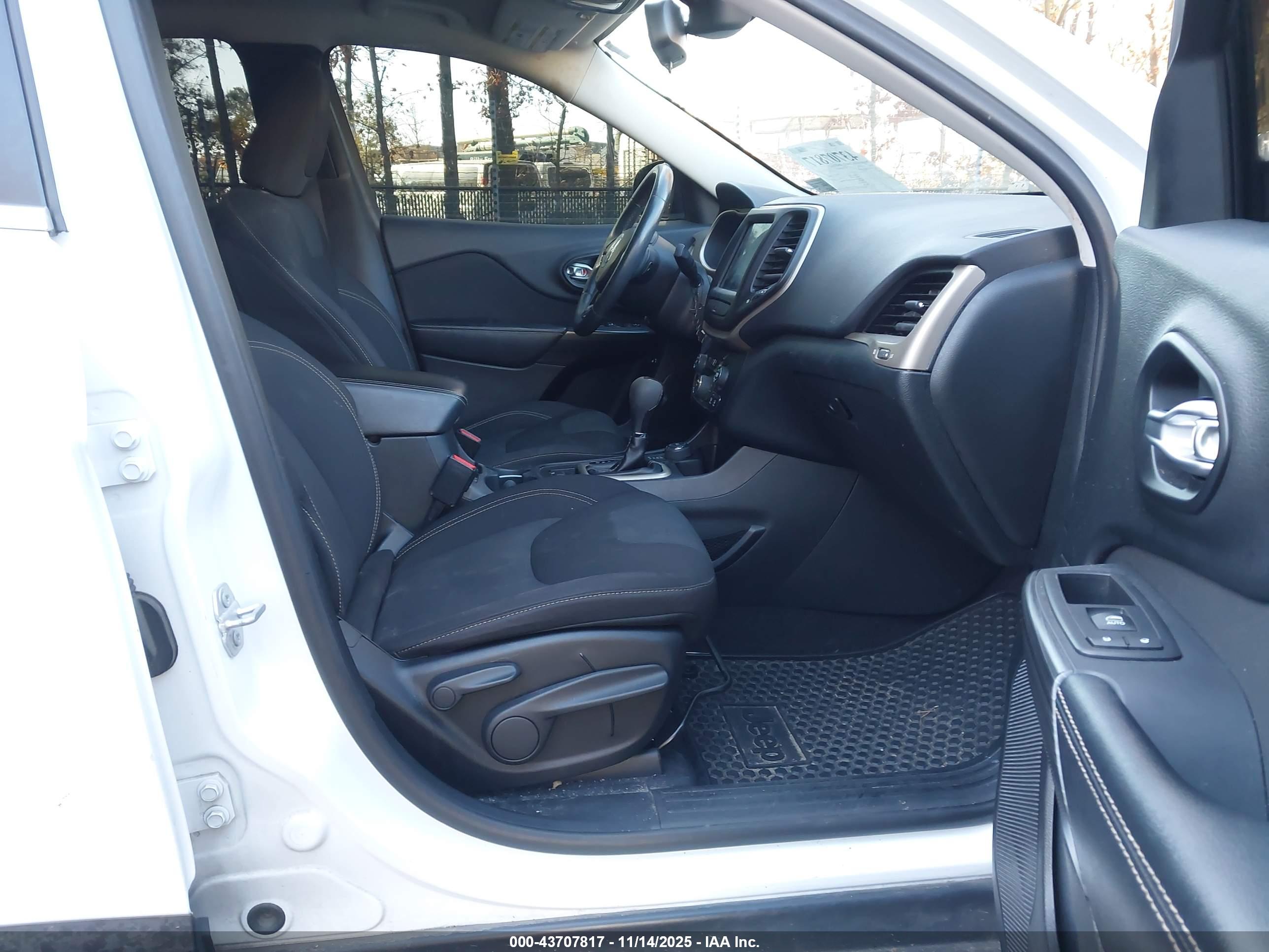 JEEP CHEROKEE image 5