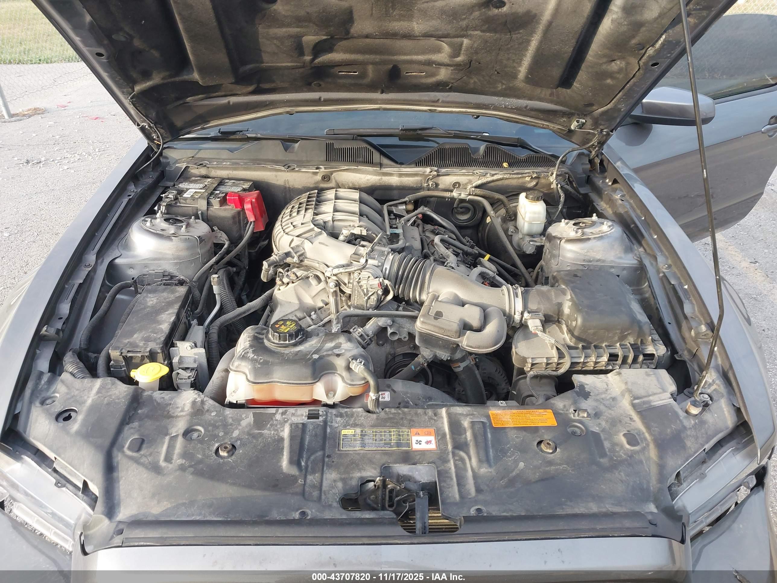 FORD MUSTANG image 10
