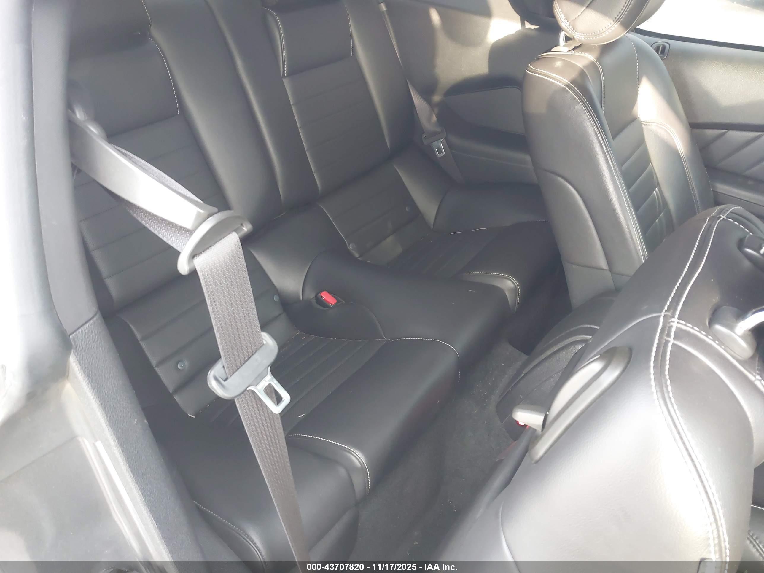 FORD MUSTANG image 8