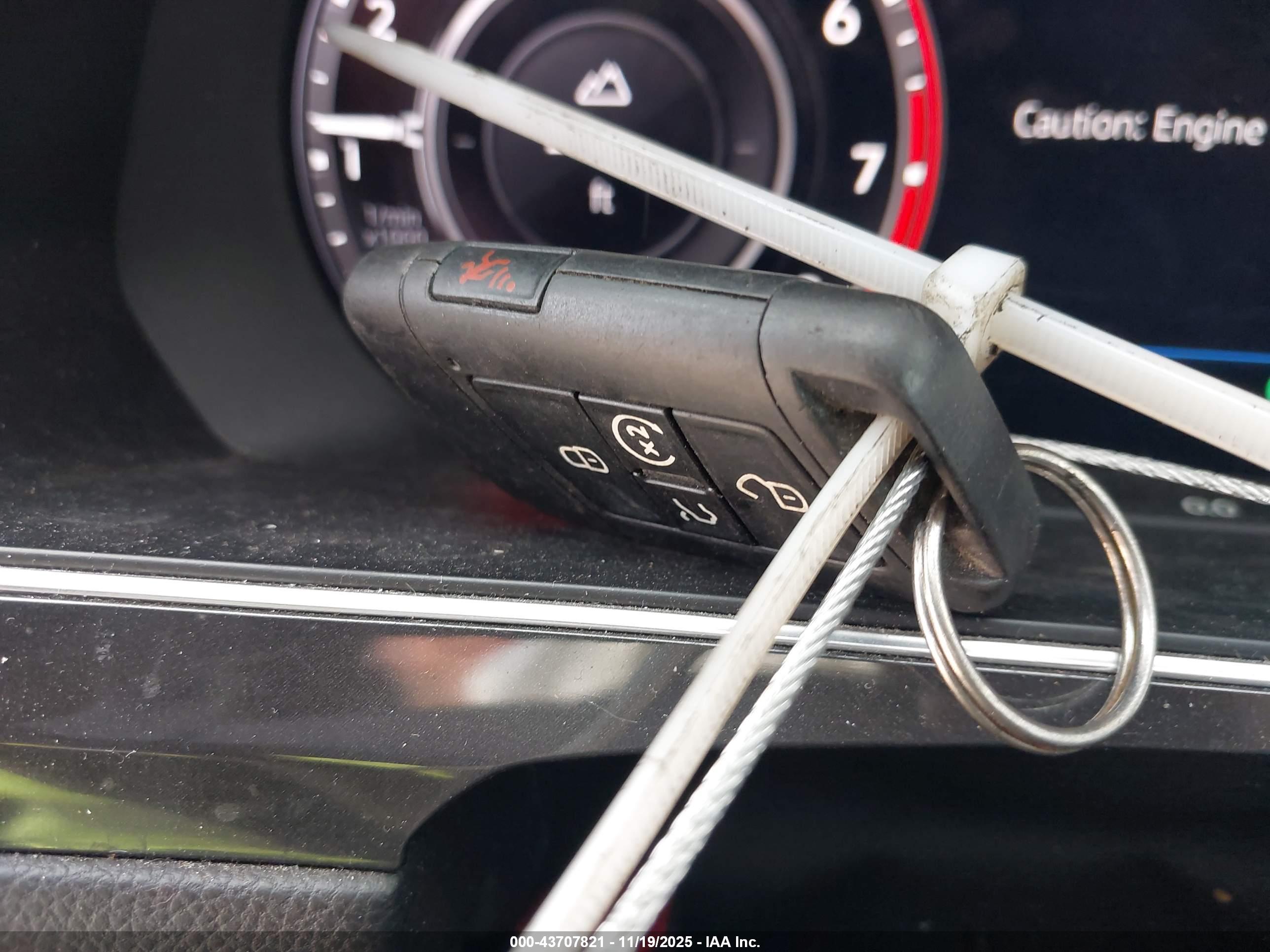 VOLKSWAGEN TIGUAN image 11
