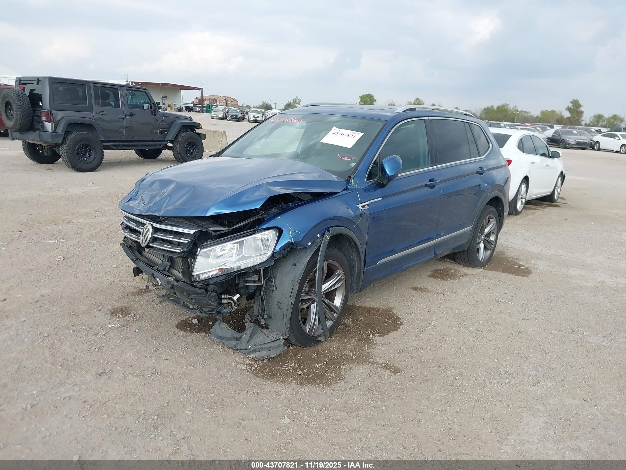 VOLKSWAGEN TIGUAN image 2
