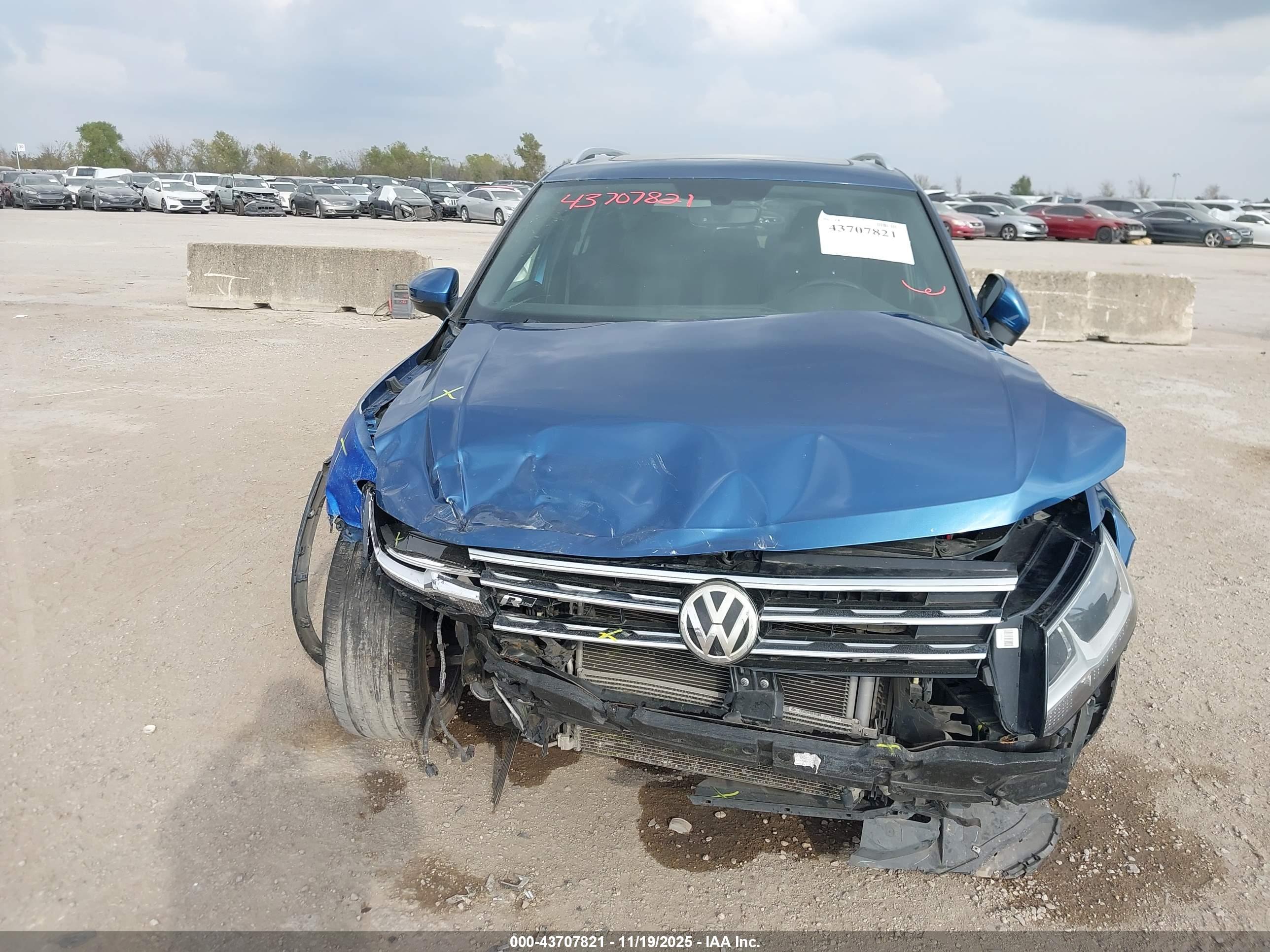 VOLKSWAGEN TIGUAN image 6