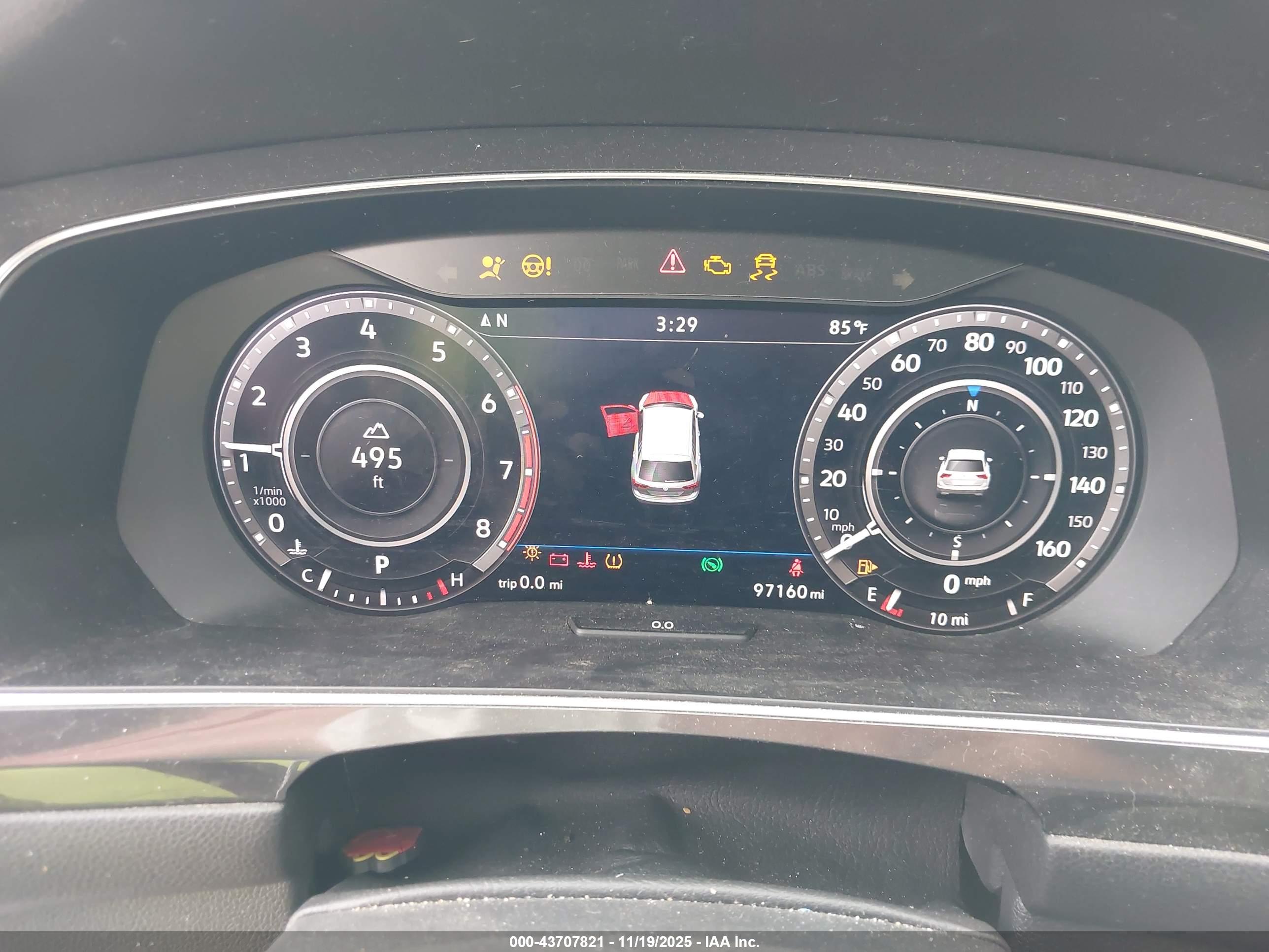 VOLKSWAGEN TIGUAN image 7