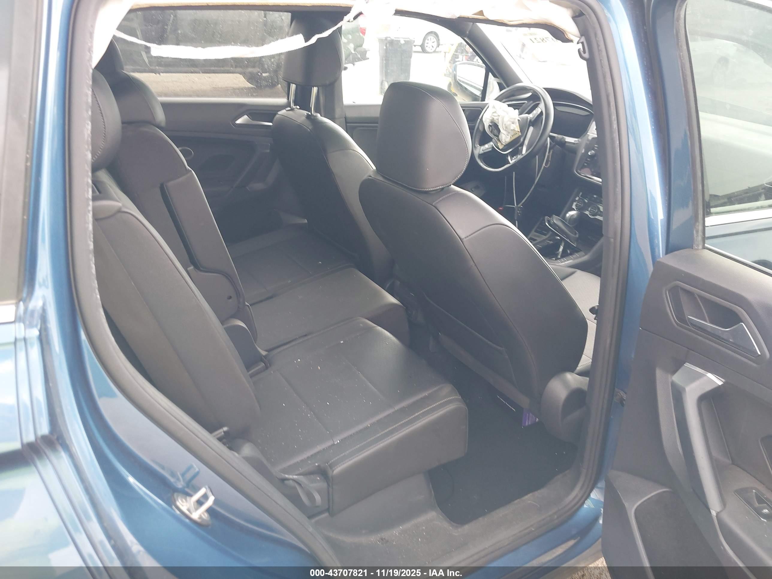 VOLKSWAGEN TIGUAN image 8