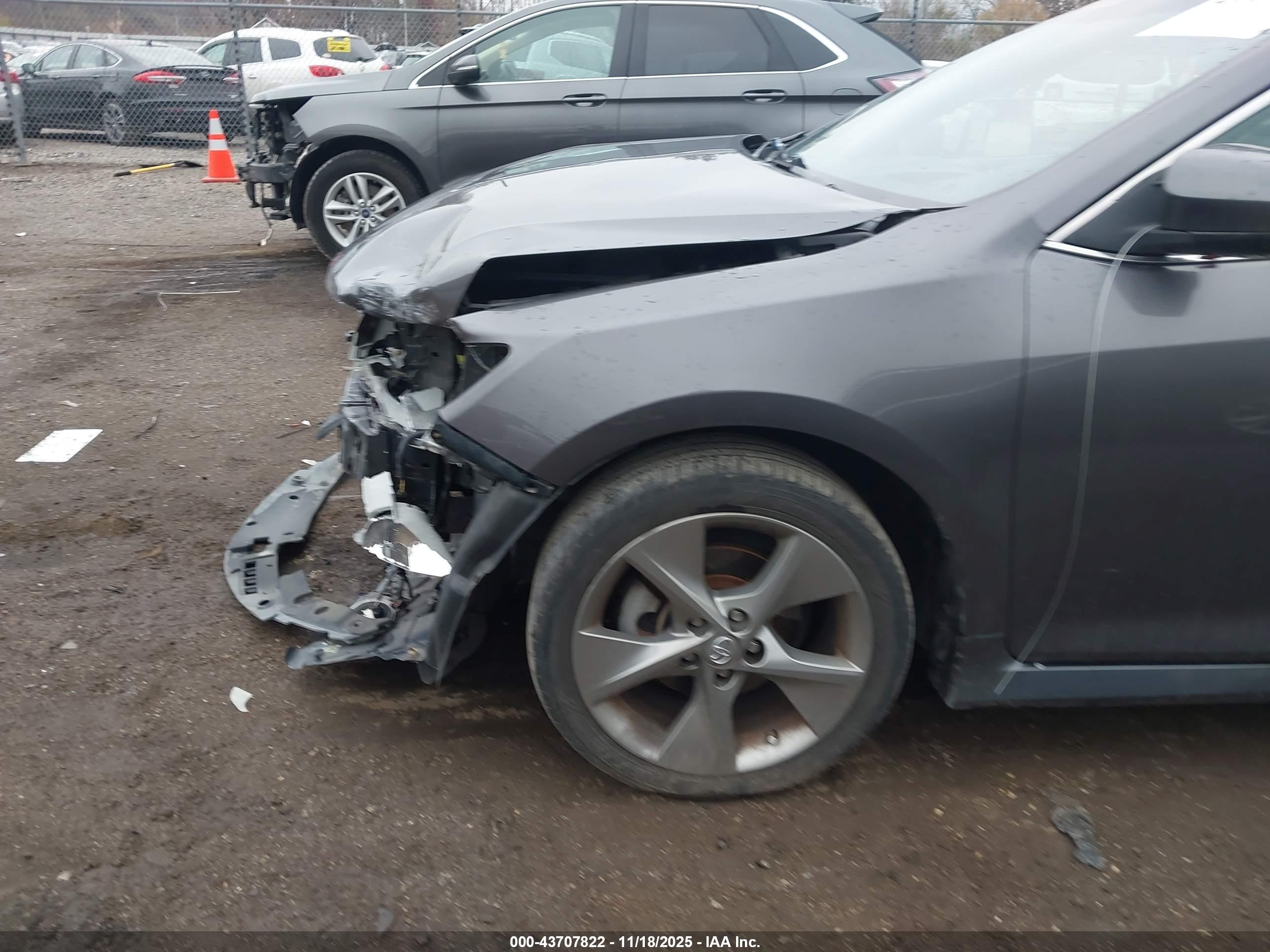 TOYOTA CAMRY image 6