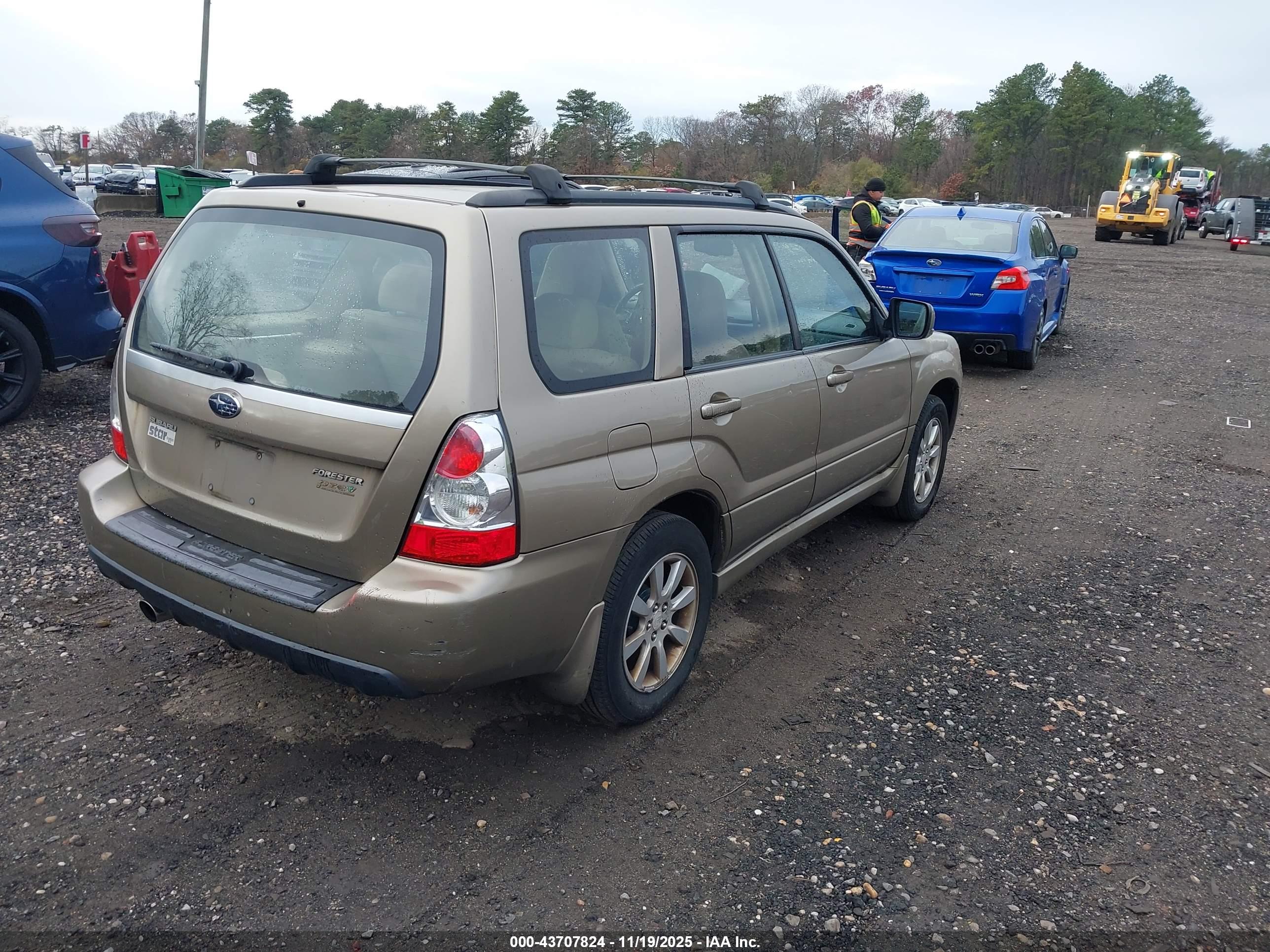 SUBARU FORESTER image 4