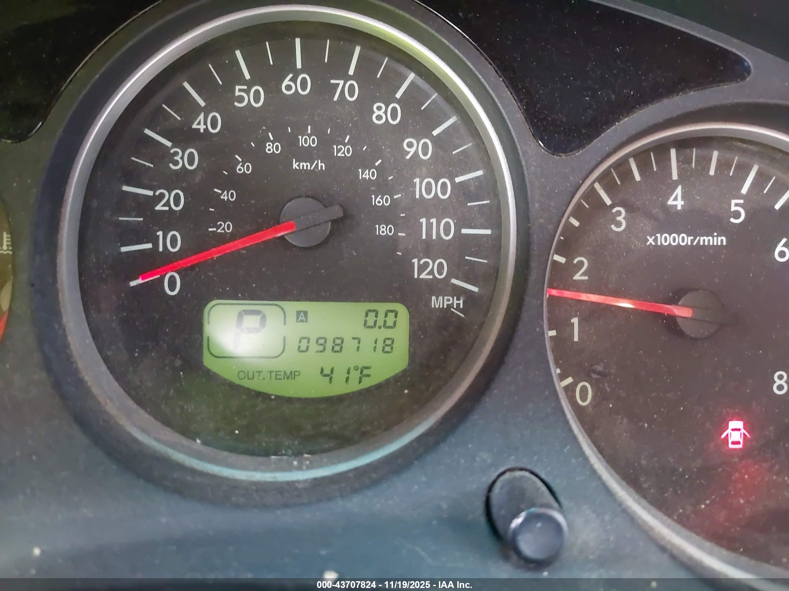 SUBARU FORESTER image 7