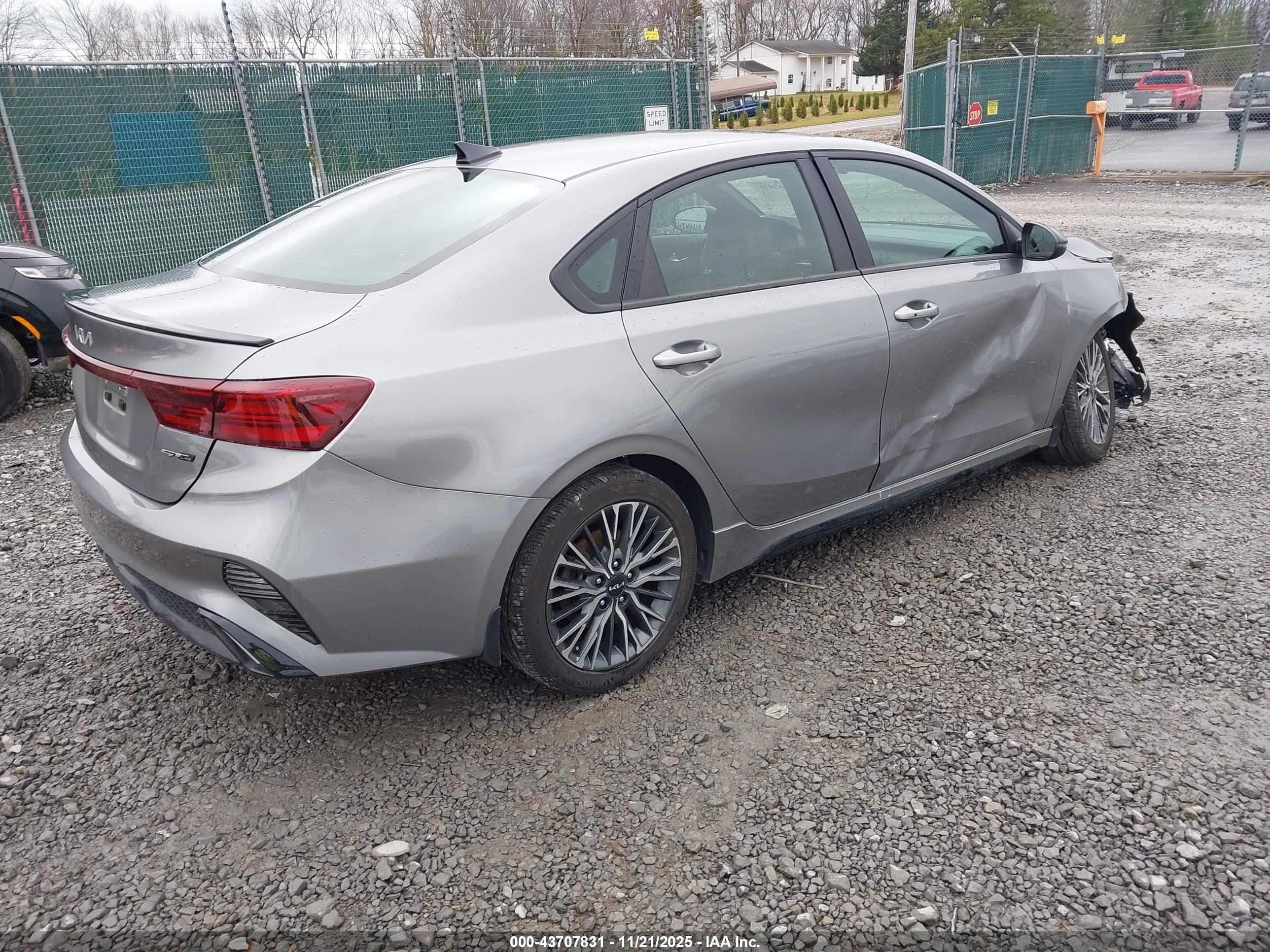 KIA FORTE image 4