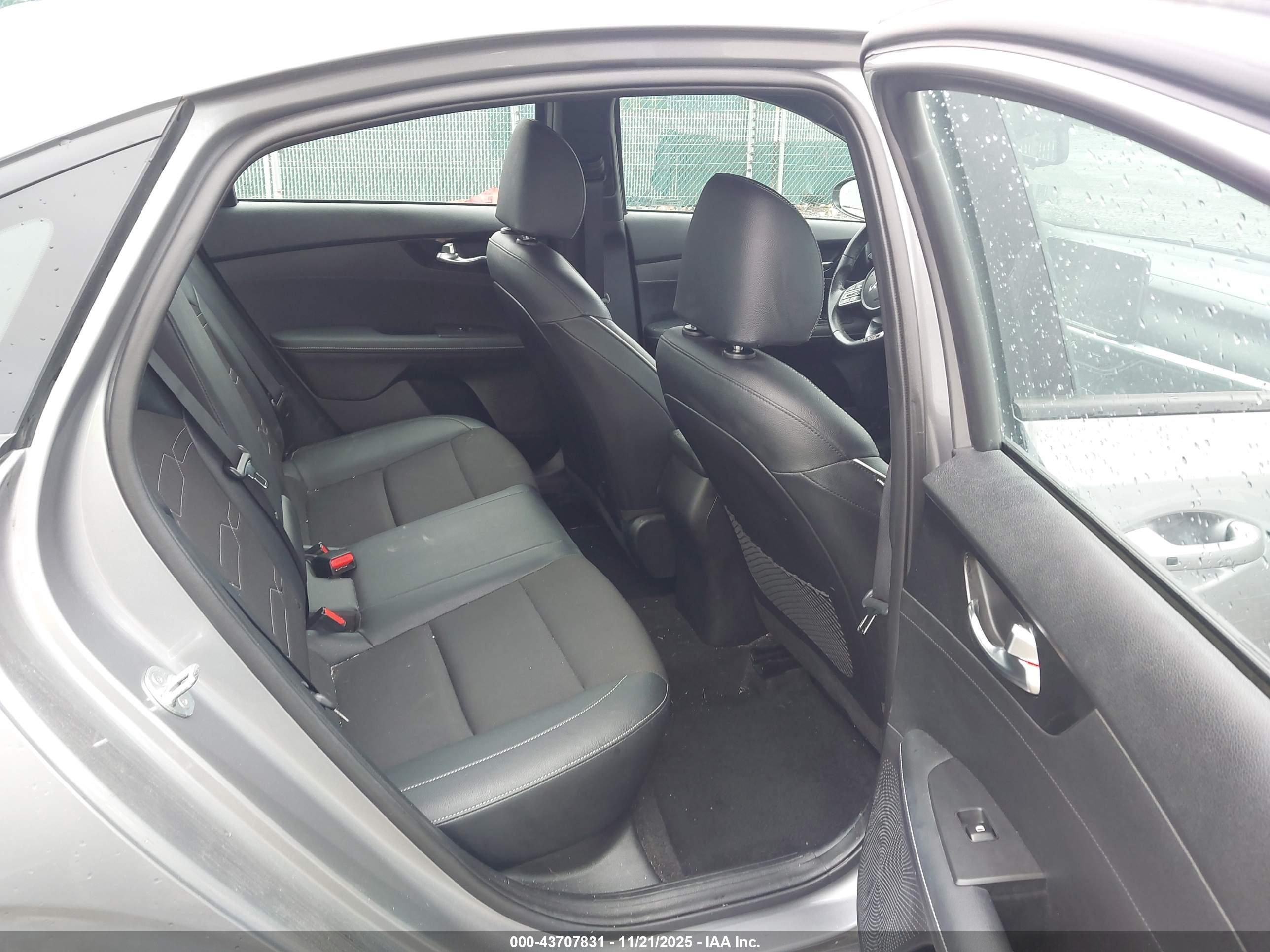 KIA FORTE image 8