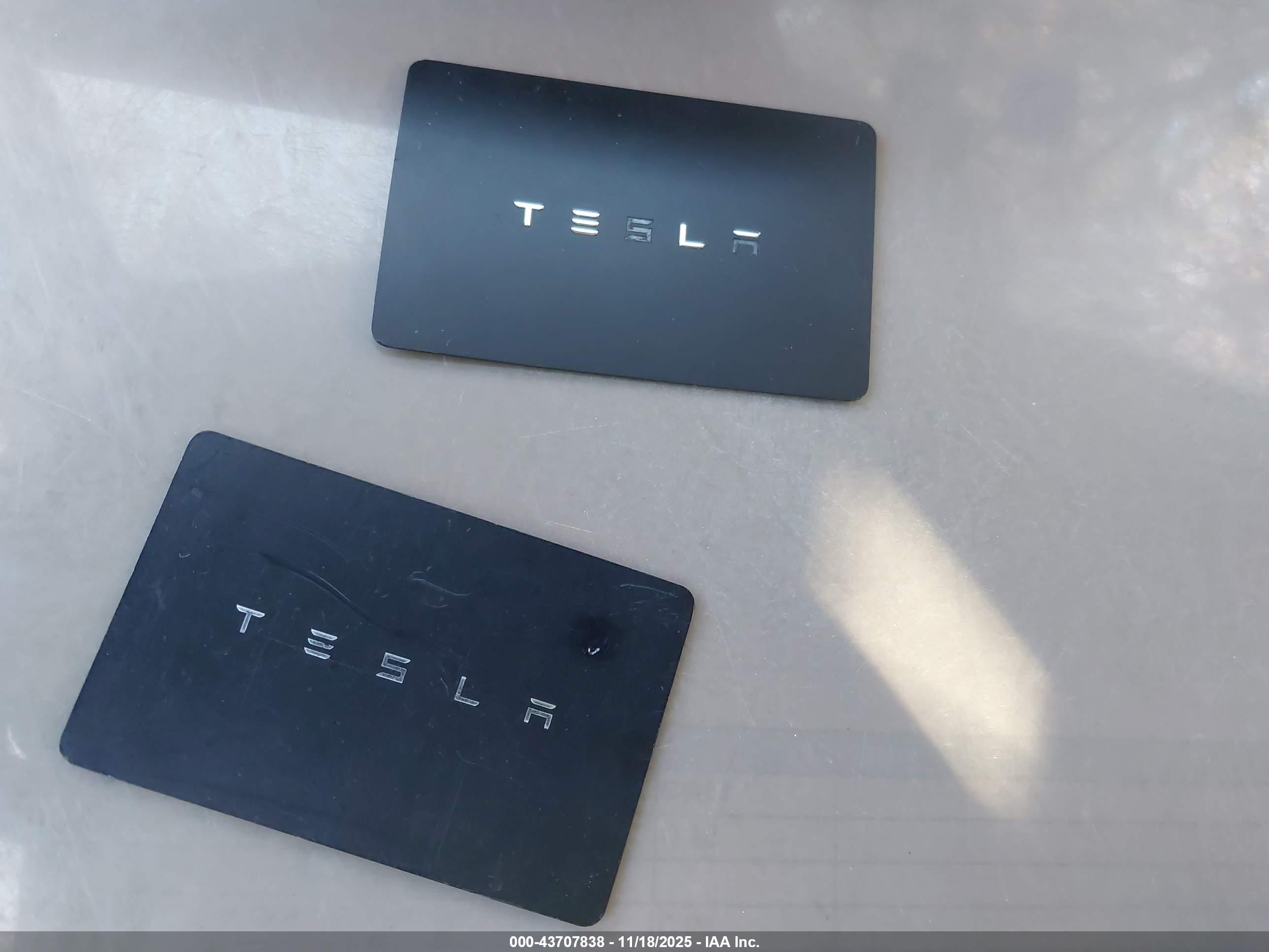 TESLA CYBERTRUCK image 11